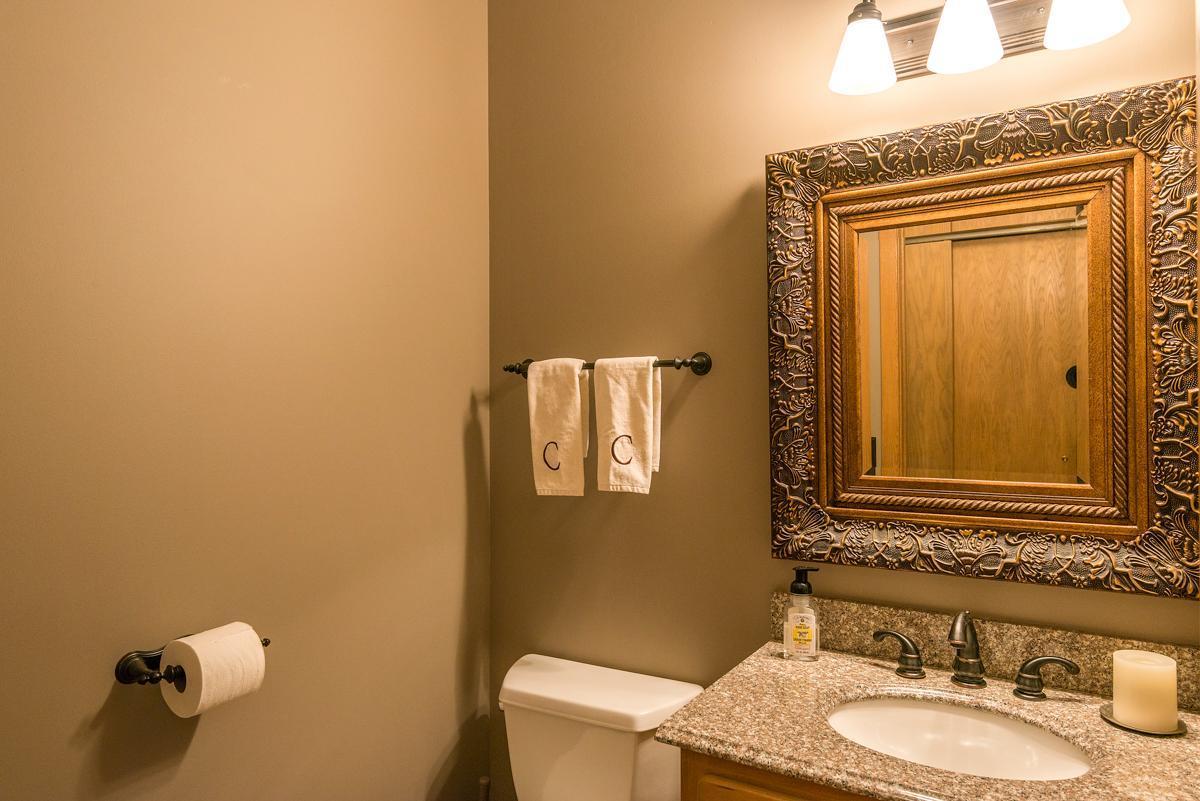 880 Vineland Court