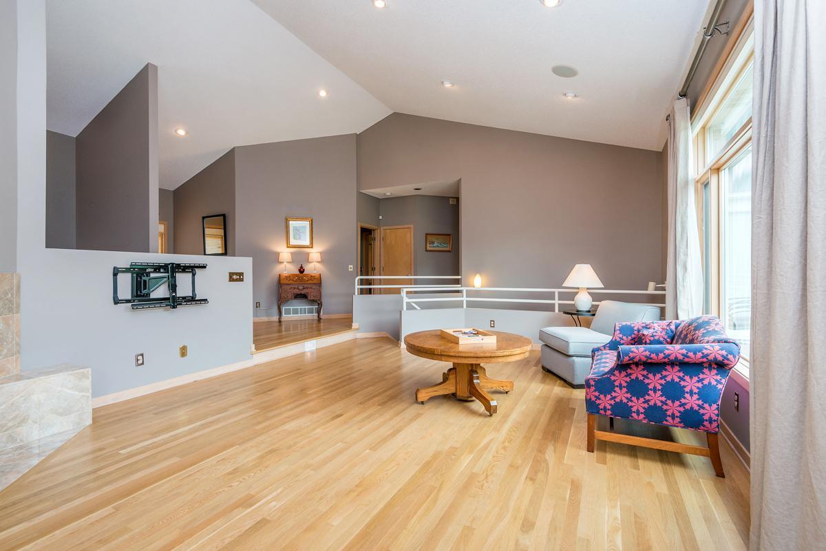 880 Vineland Court
