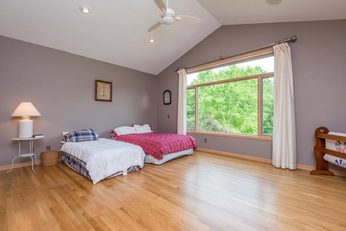 880 Vineland Court