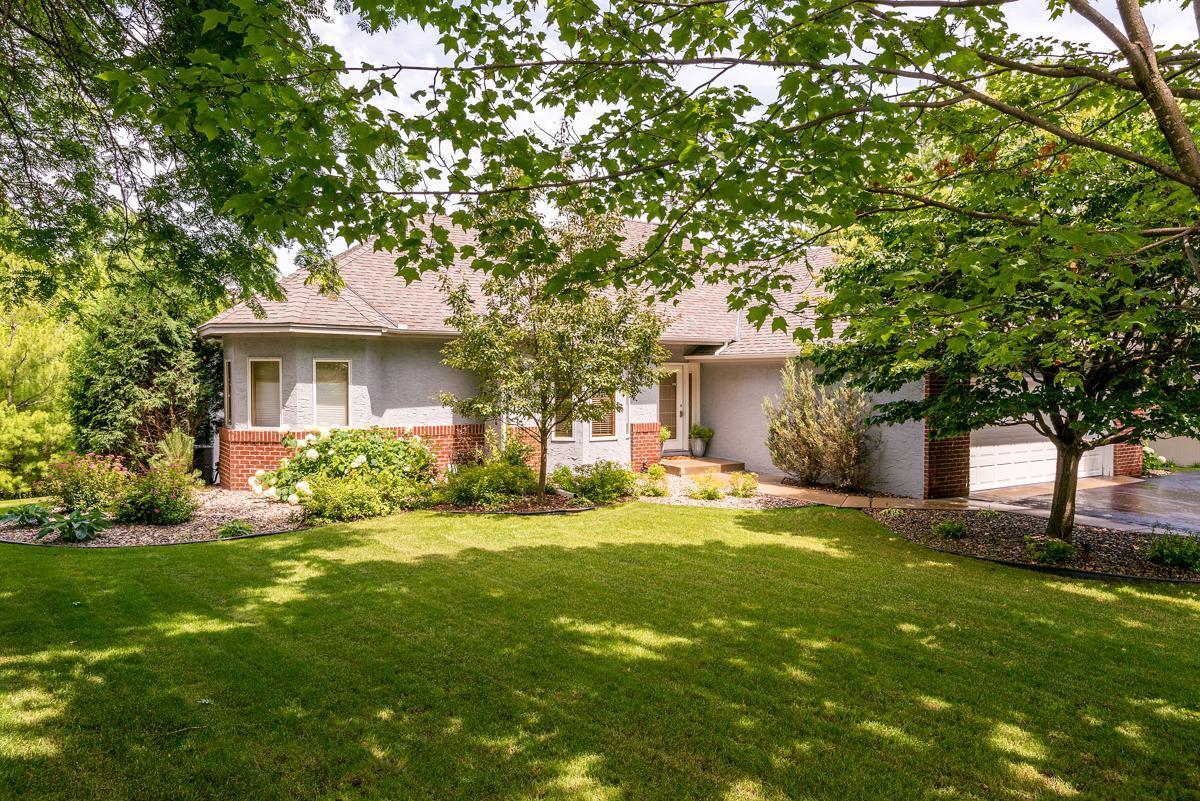 880 Vineland Court