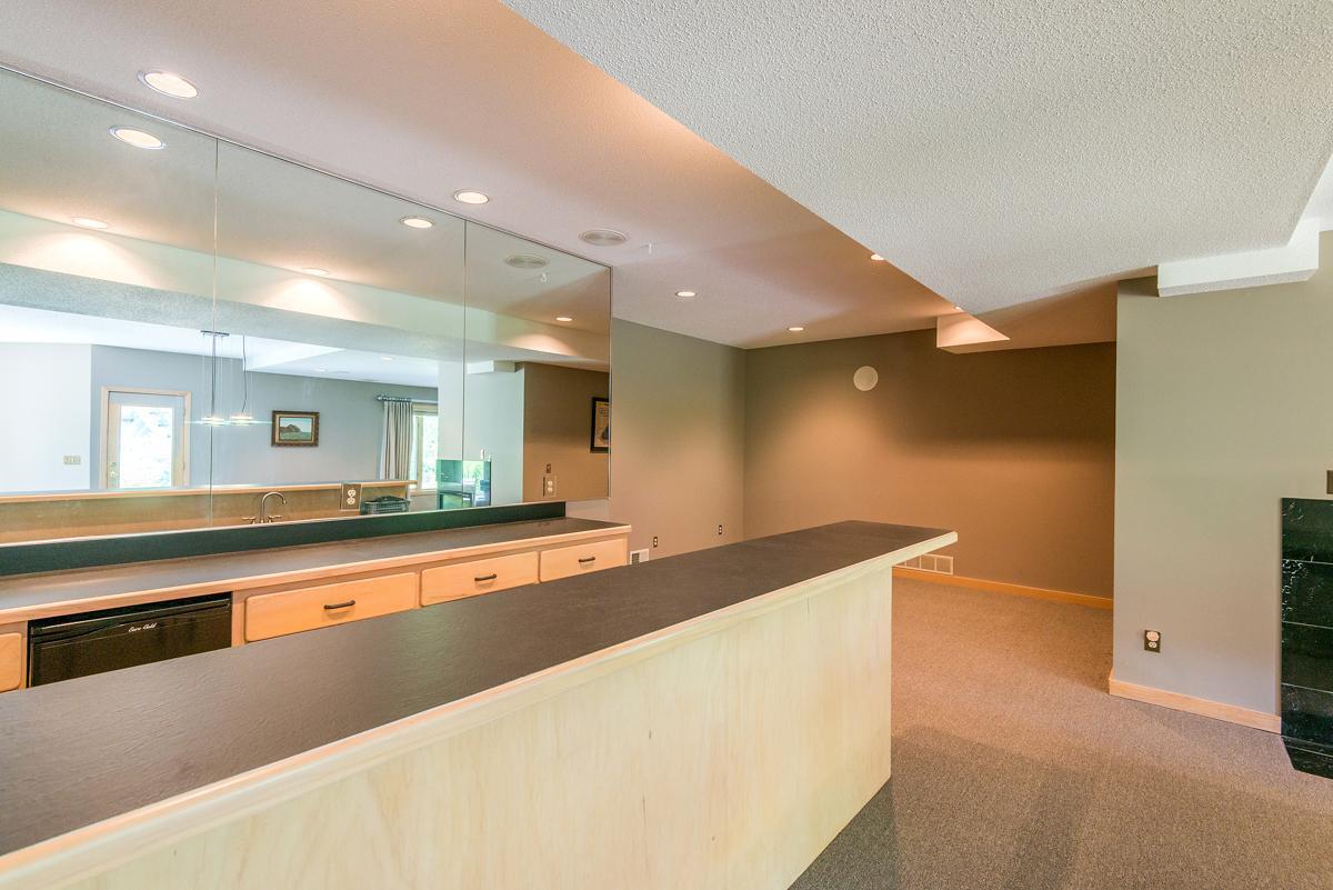880 Vineland Court