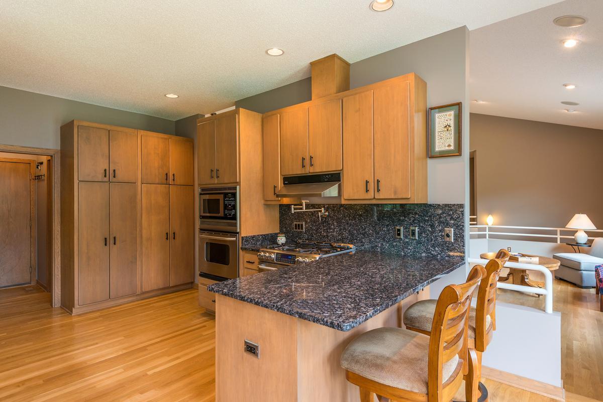 880 Vineland Court