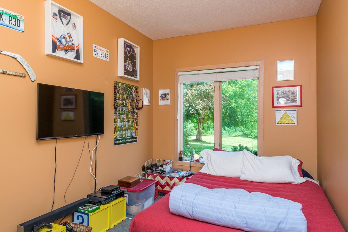 880 Vineland Court