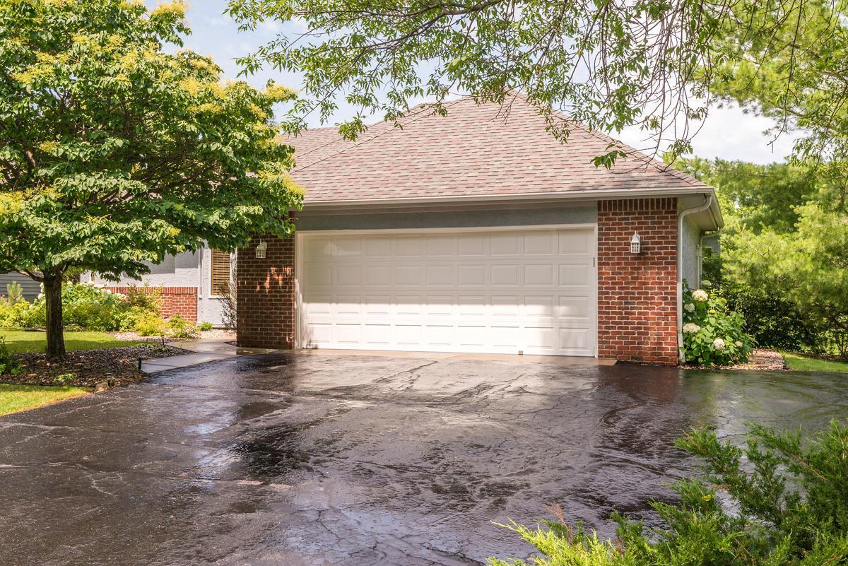 880 Vineland Court