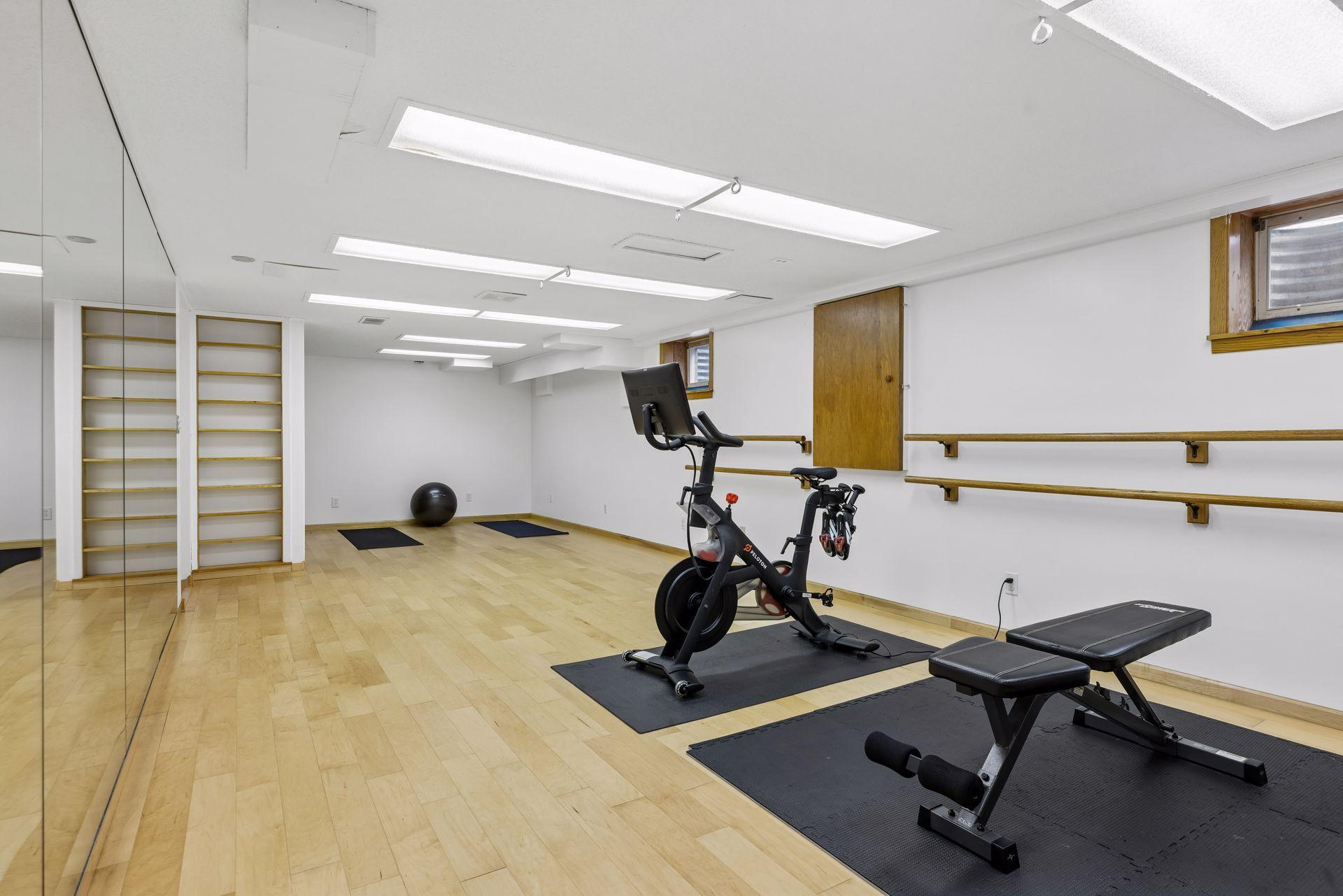 1963 Yorkshire Court