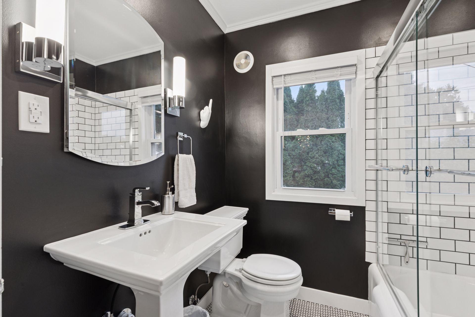 1846 Saunders Avenue