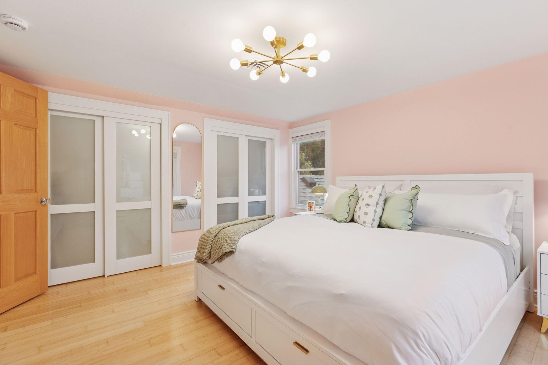 1846 Saunders Avenue