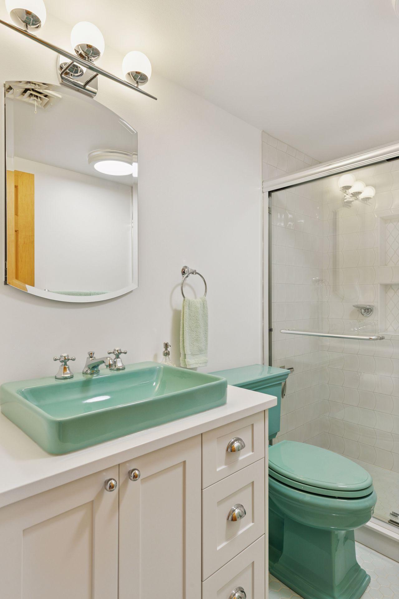 1846 Saunders Avenue