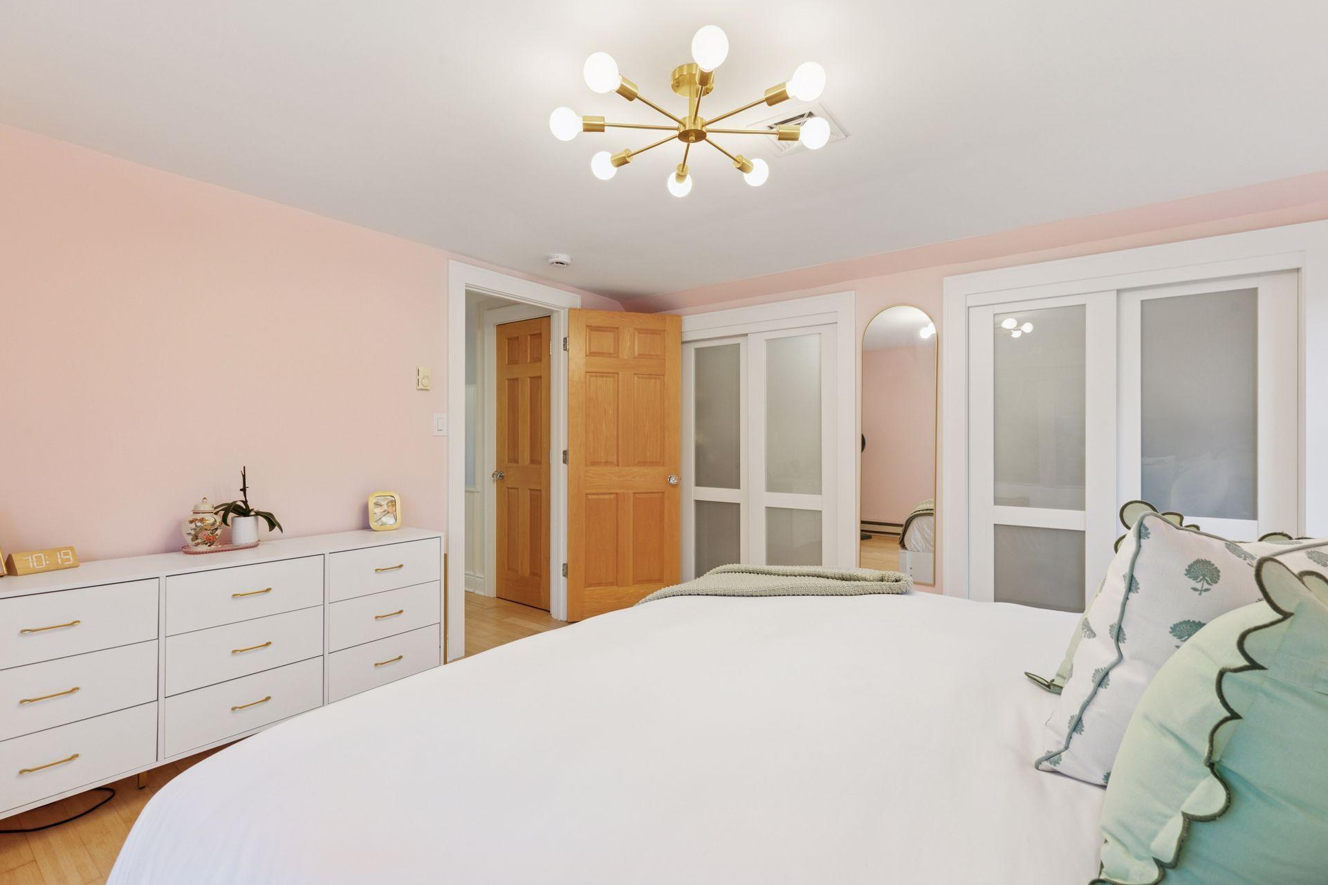 1846 Saunders Avenue