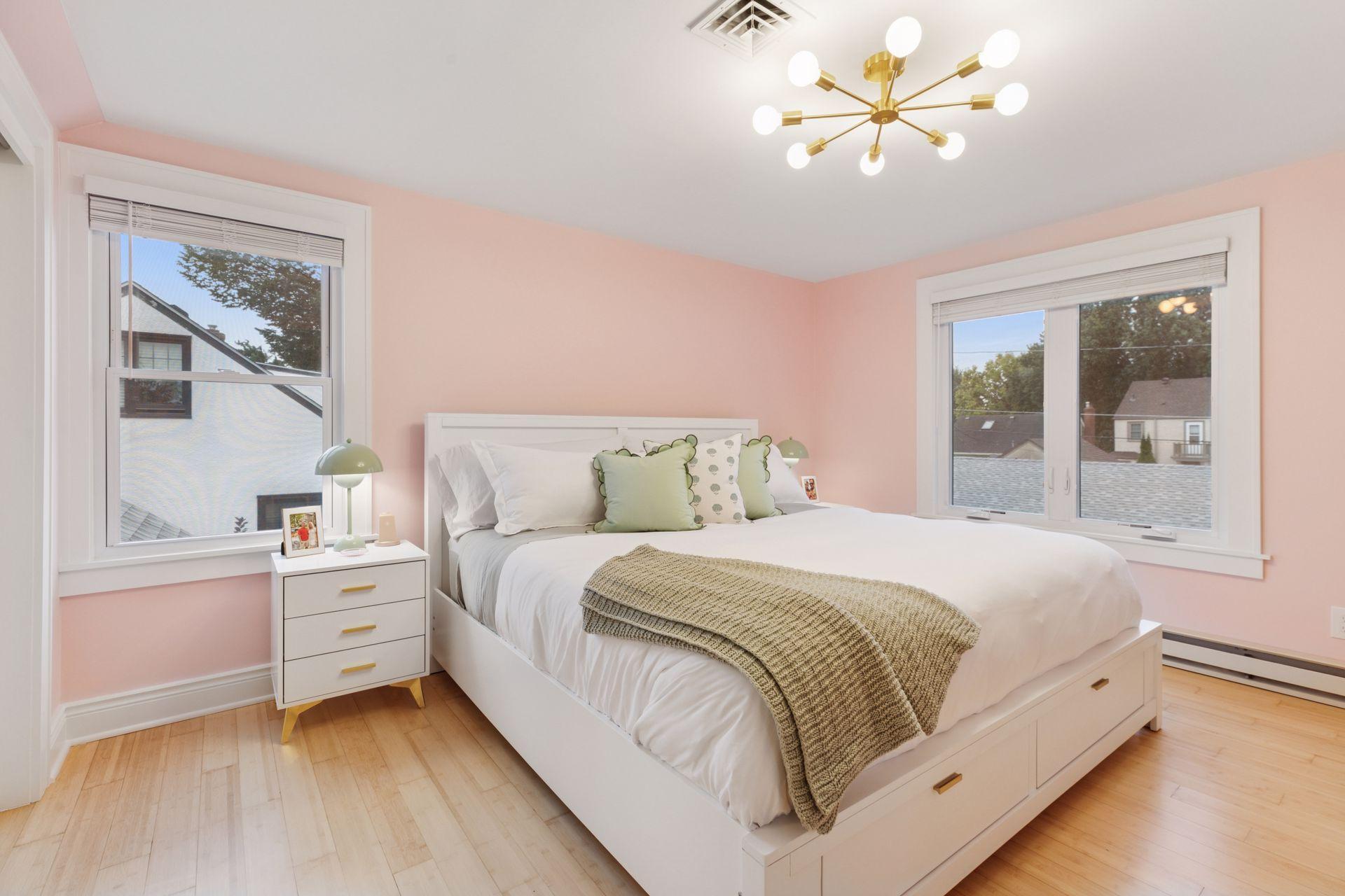 1846 Saunders Avenue