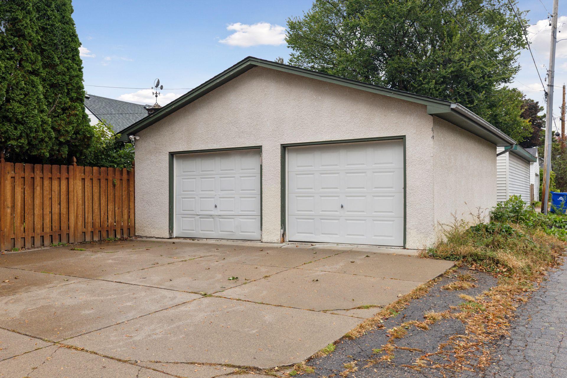 1846 Saunders Avenue