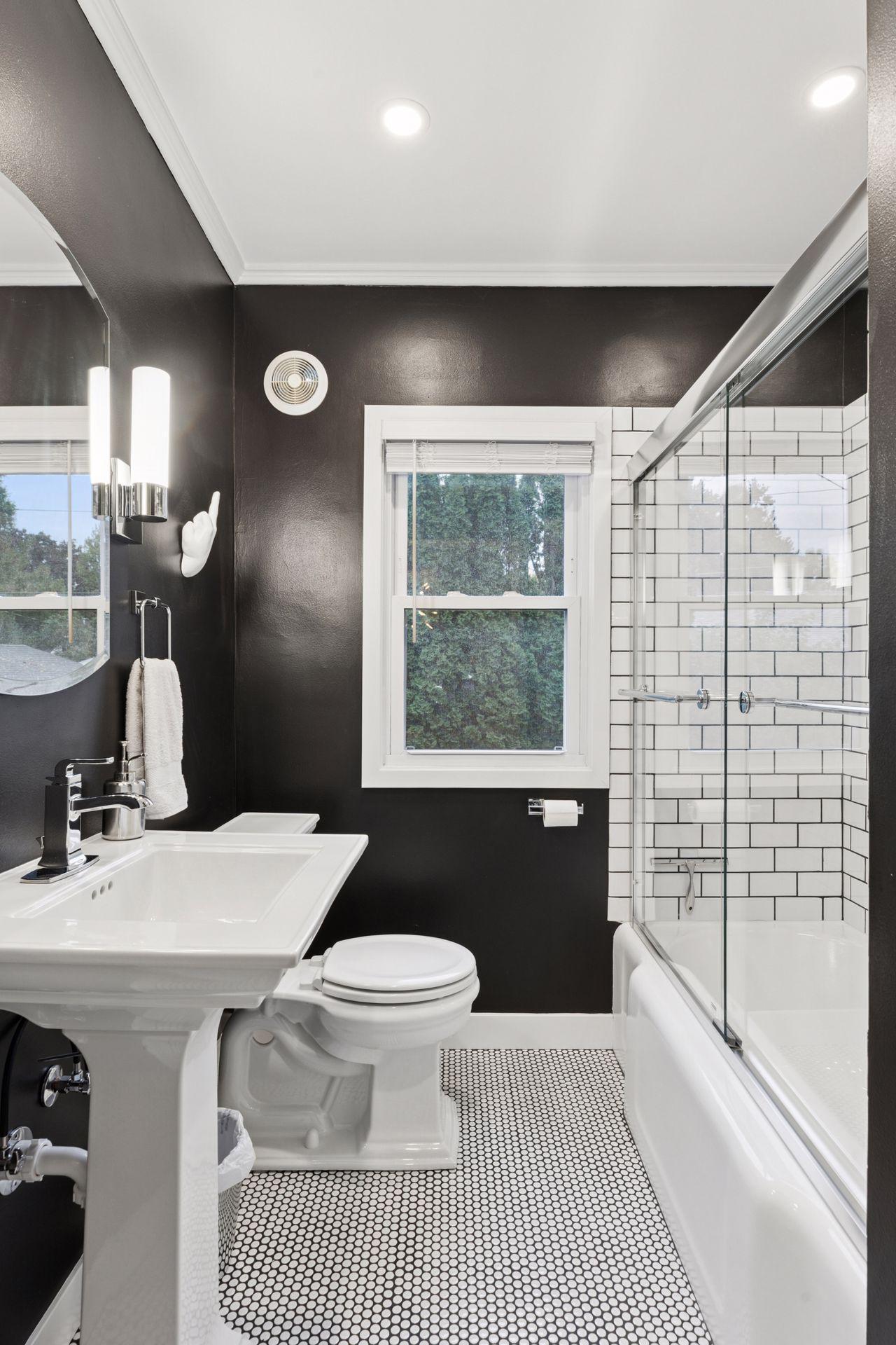 1846 Saunders Avenue