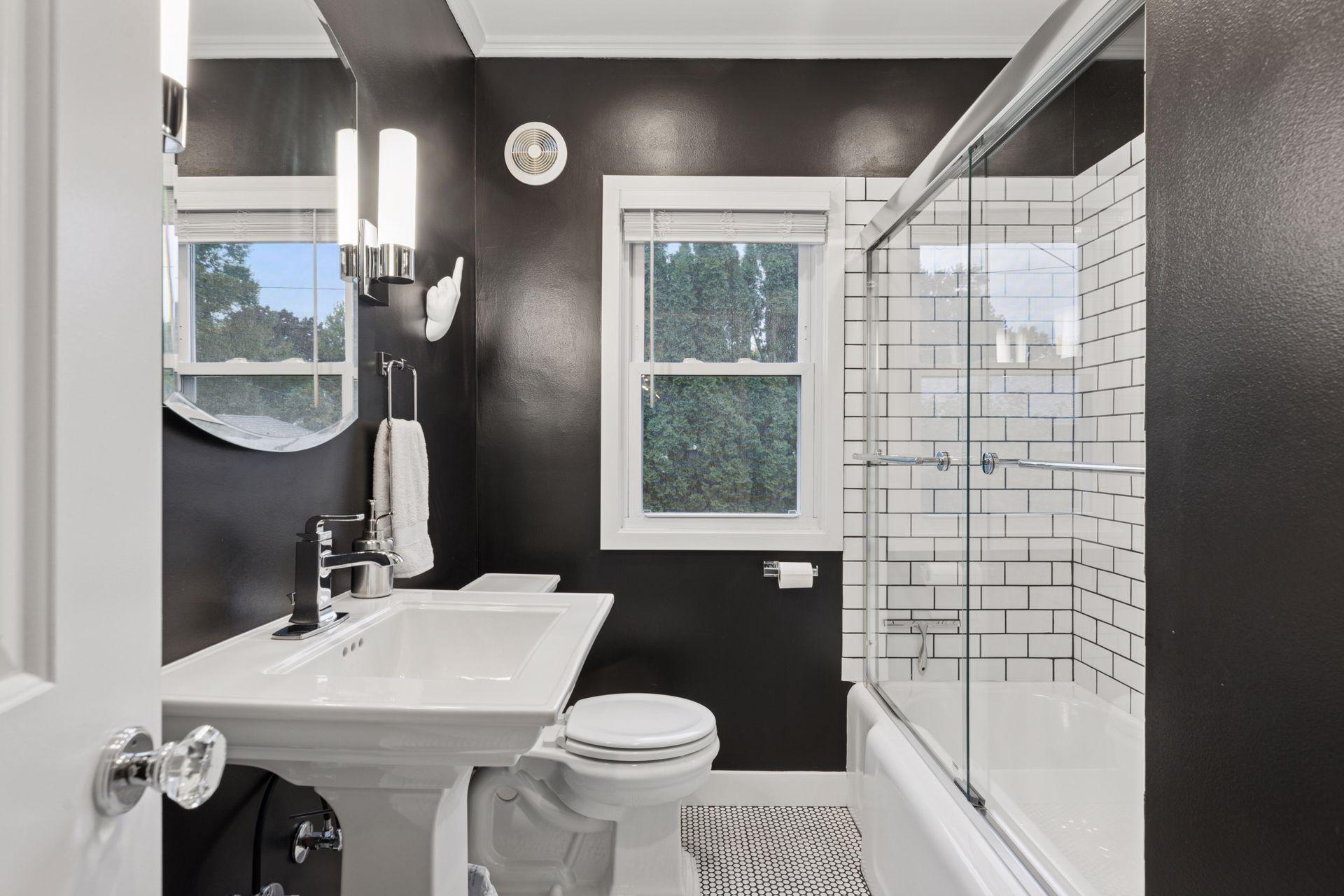 1846 Saunders Avenue