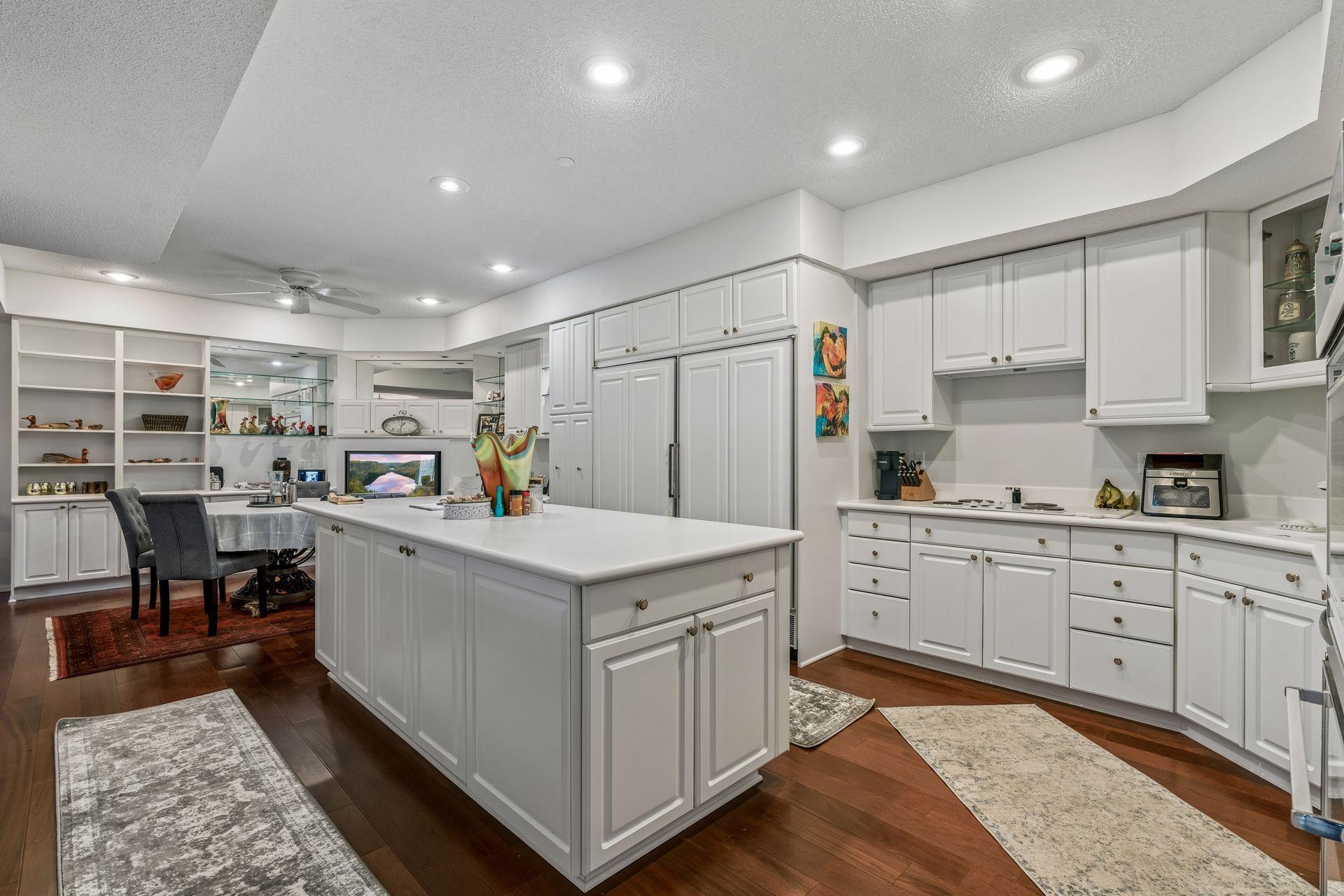 1830 Eagle Ridge Drive Unit: 2010