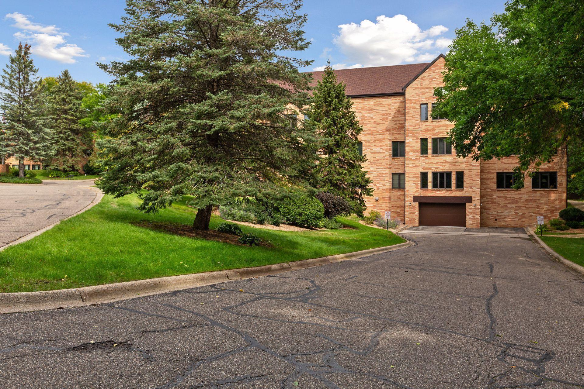 1830 Eagle Ridge Drive Unit: 2010