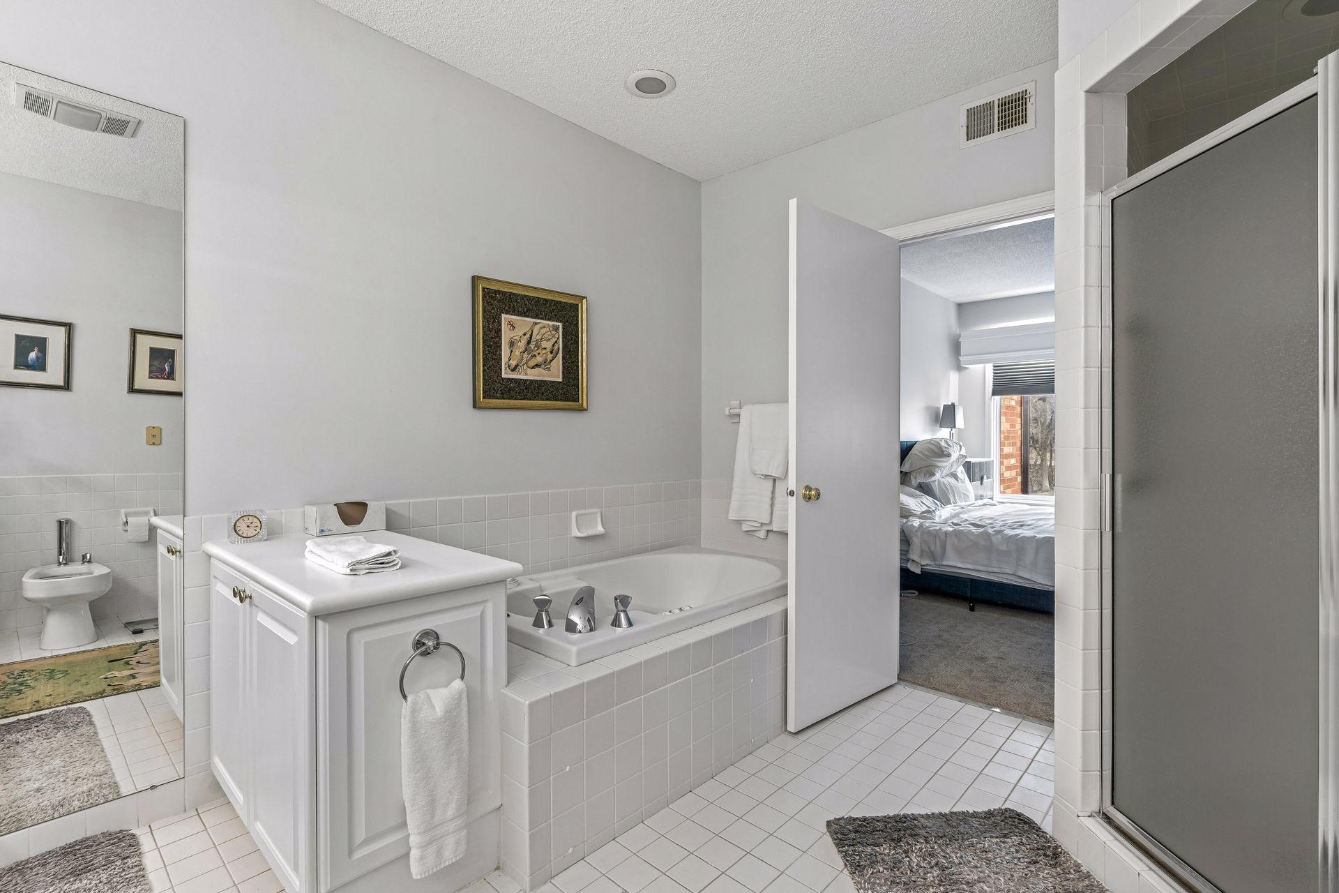 1830 Eagle Ridge Drive Unit: 2010