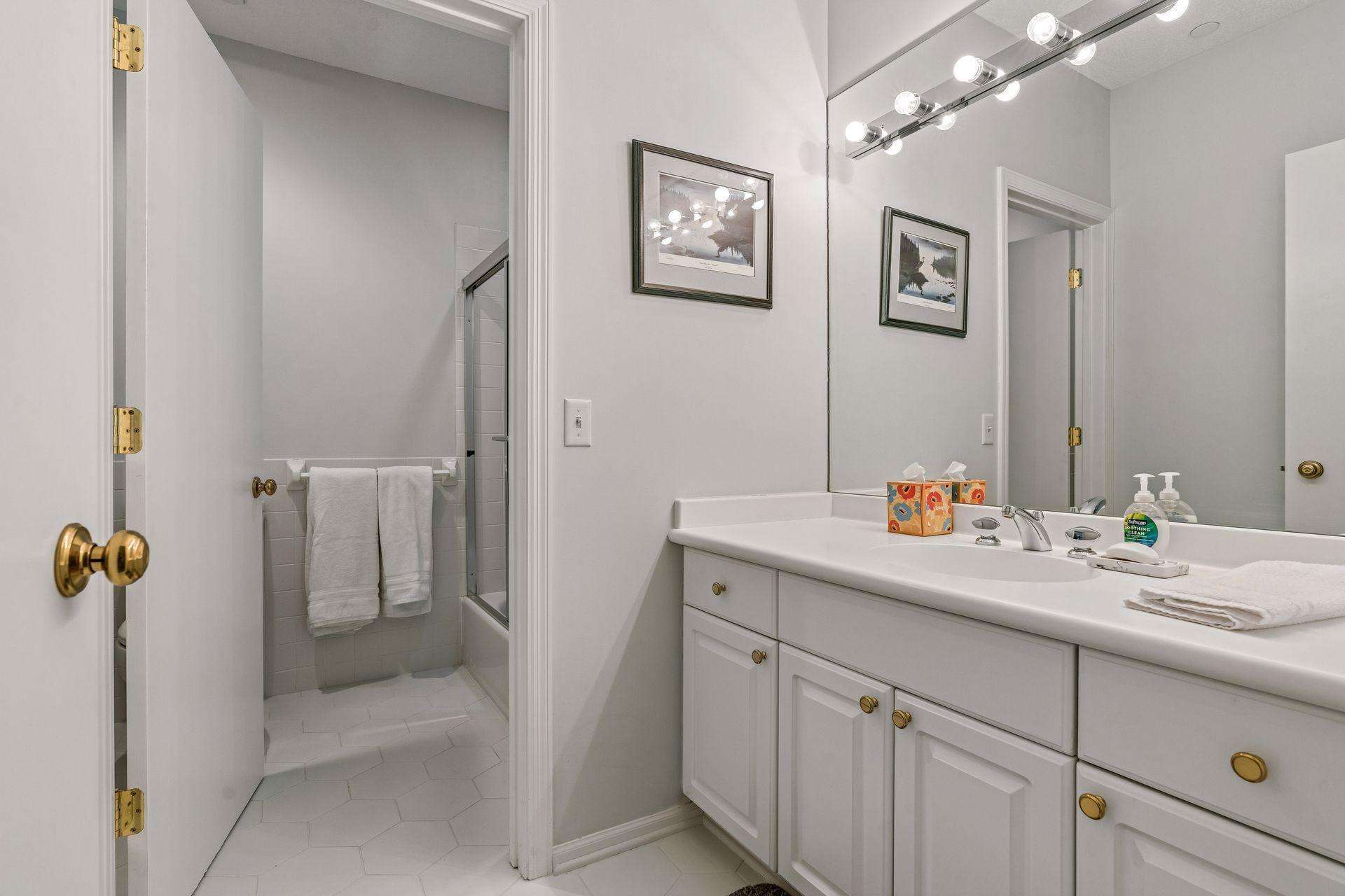 1830 Eagle Ridge Drive Unit: 2010
