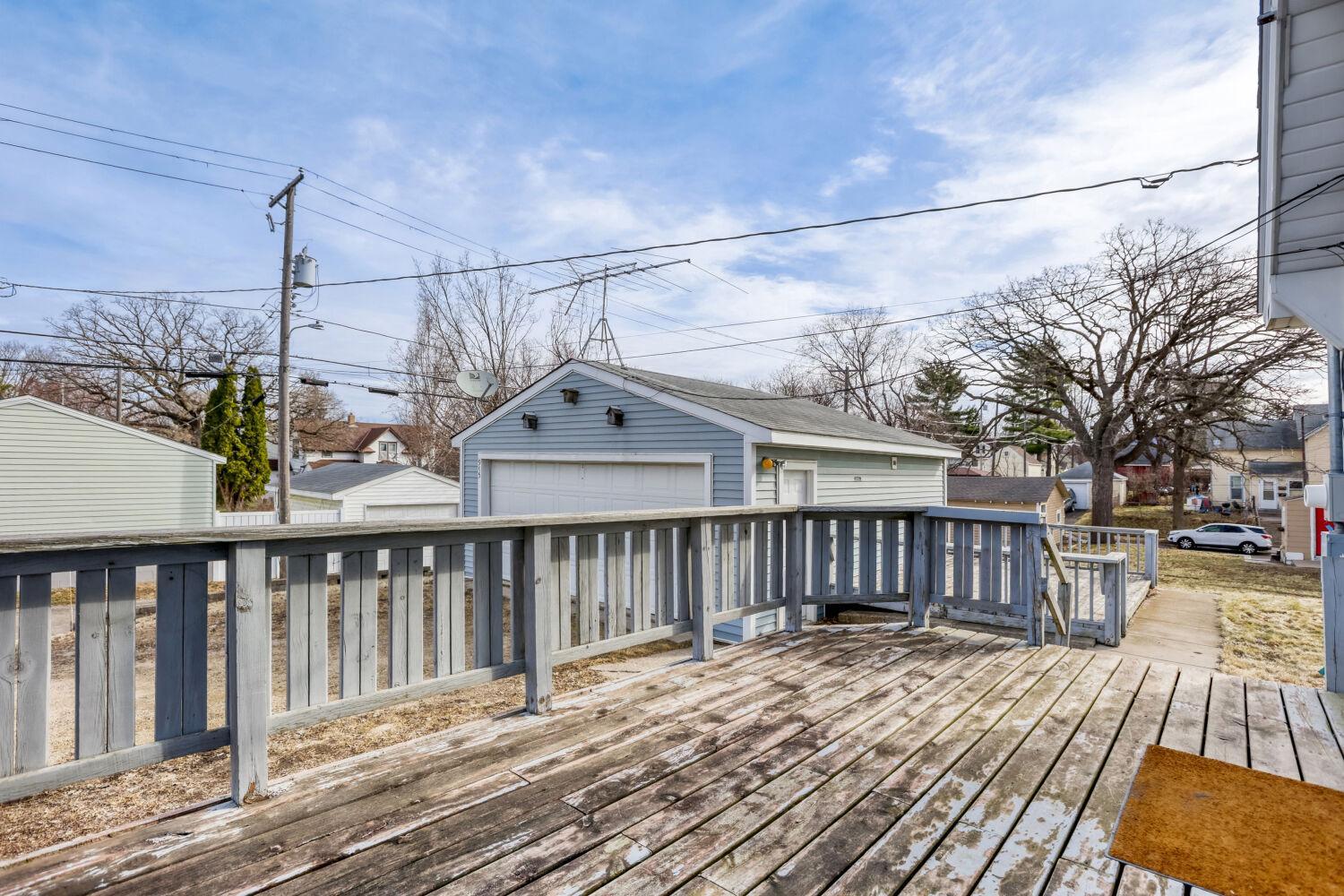 945 Front Avenue