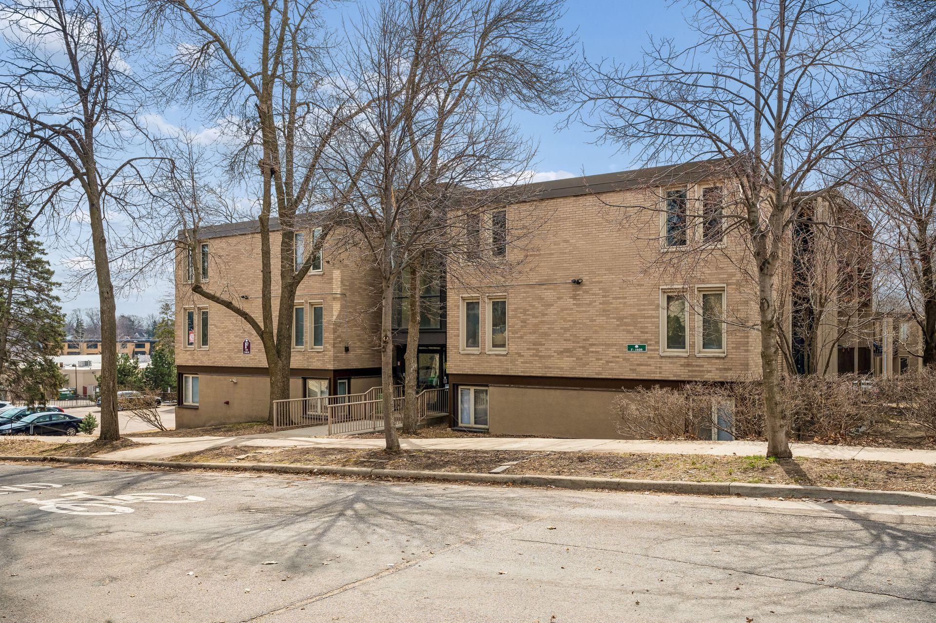 1405 E 40th Street Unit: 3F