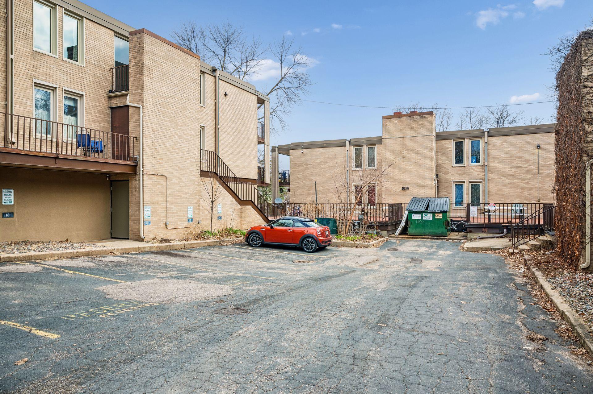 1405 E 40th Street Unit: 18F