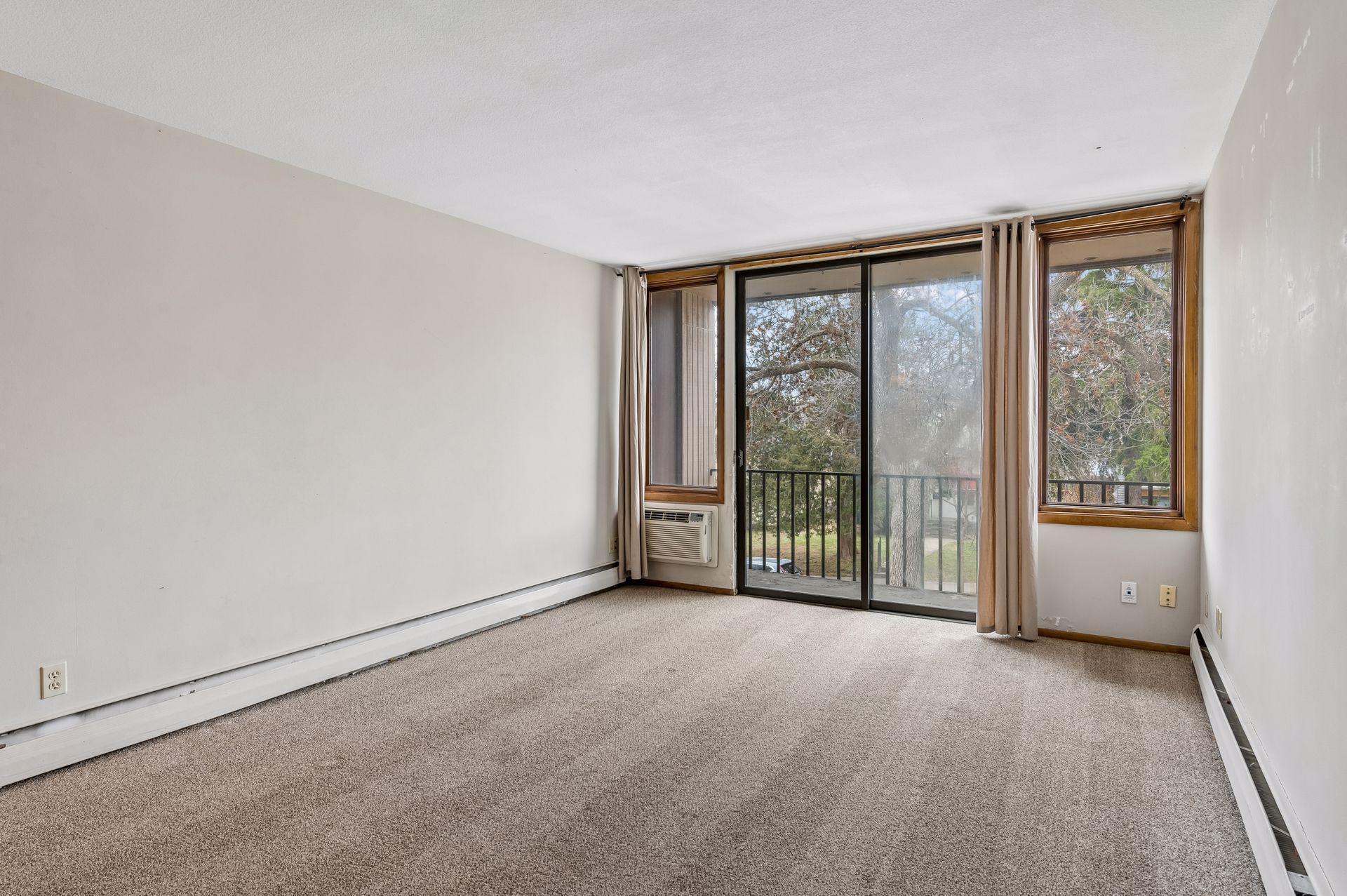 1405 E 40th Street Unit: 18F