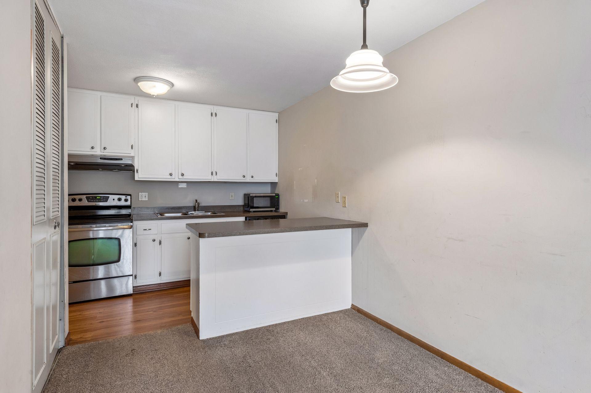 1405 E 40th Street Unit: 18F