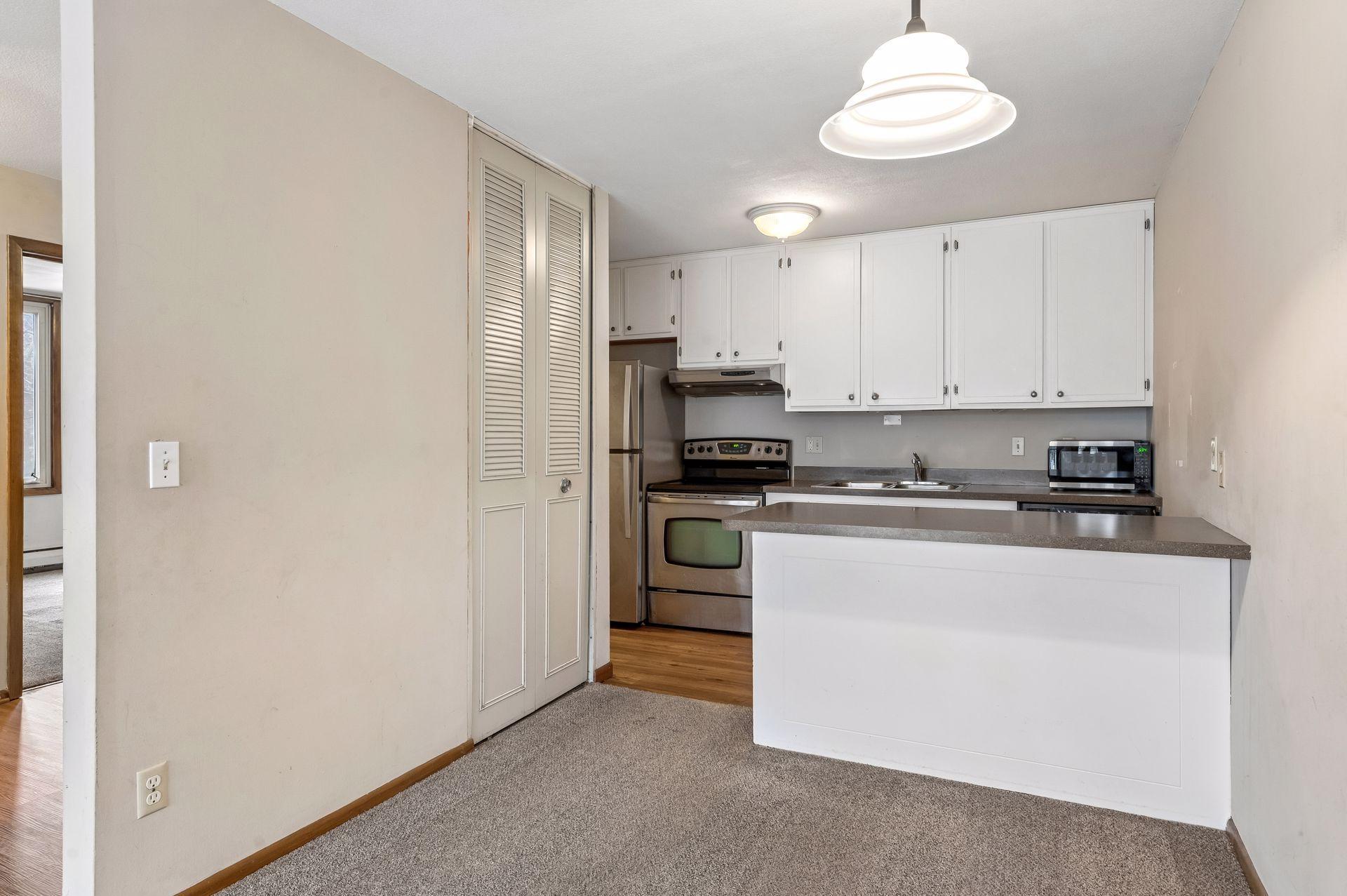 1405 E 40th Street Unit: 18F