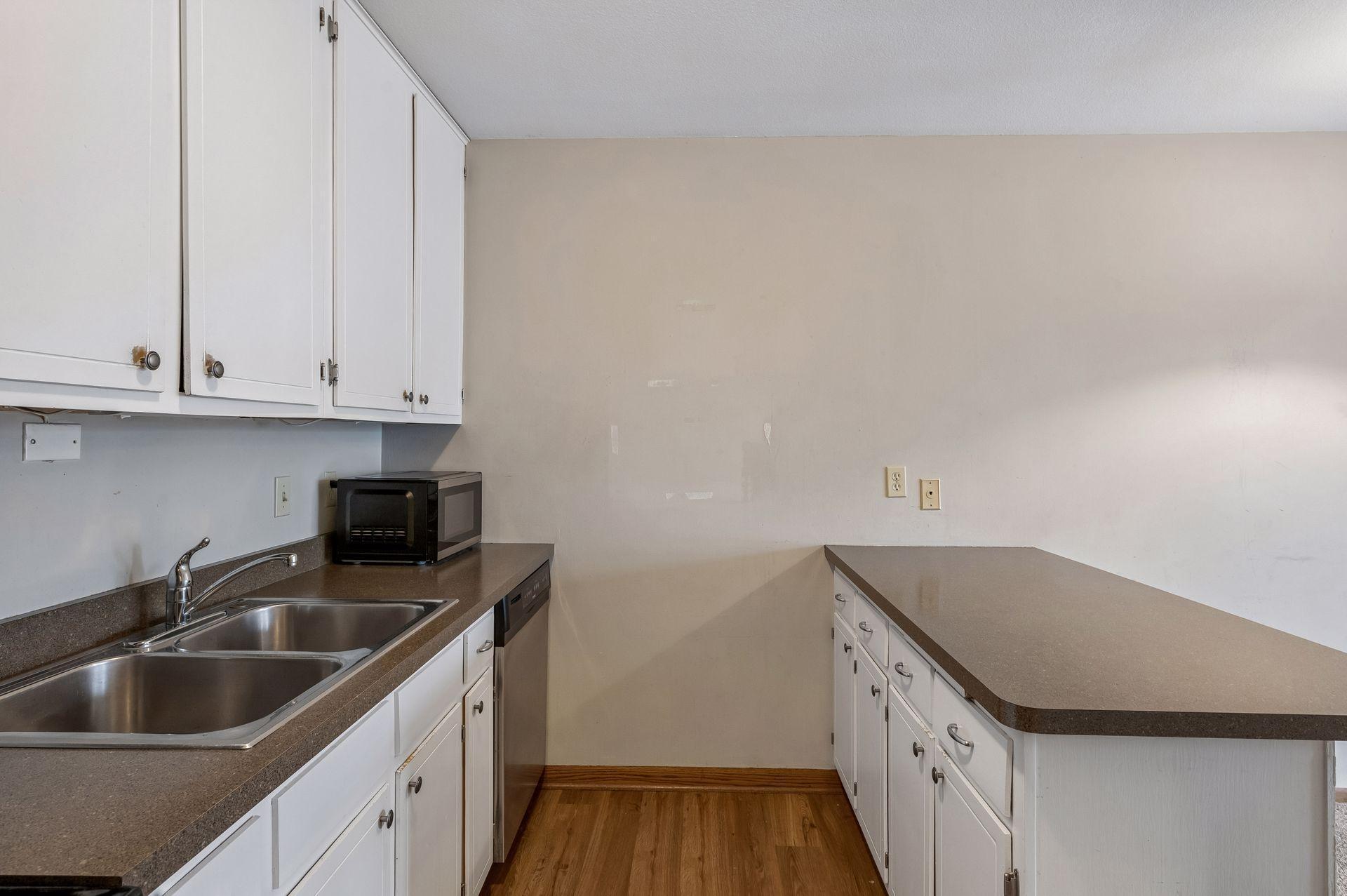 1405 E 40th Street Unit: 18F
