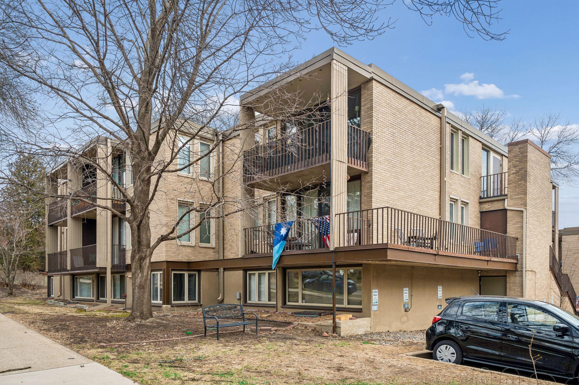 1405 E 40th Street Unit: 18F