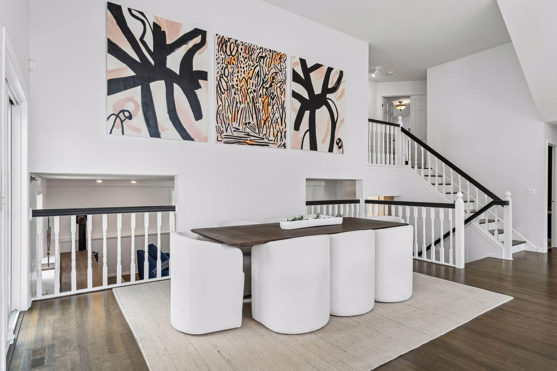 901 Mendakota Court