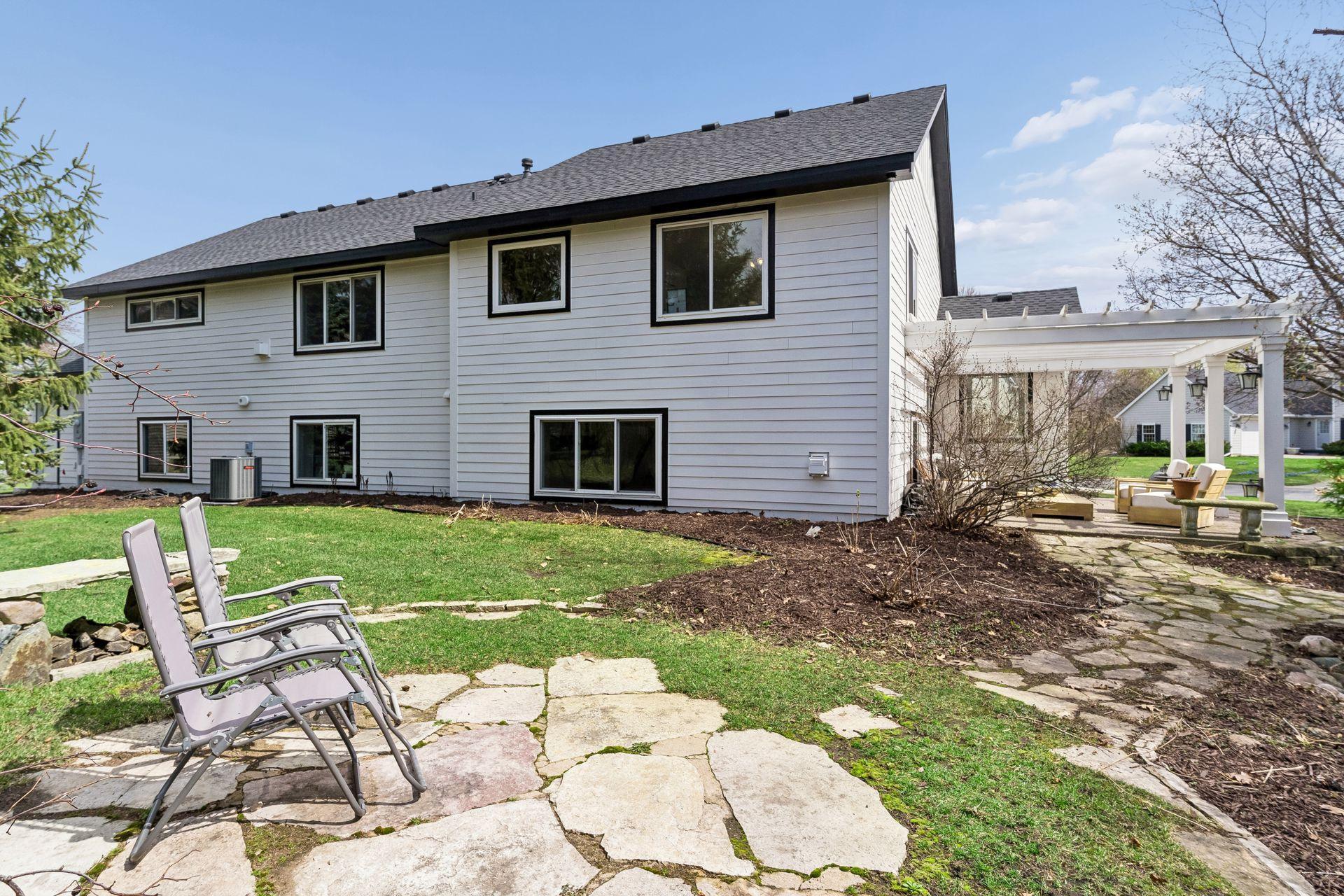 901 Mendakota Court