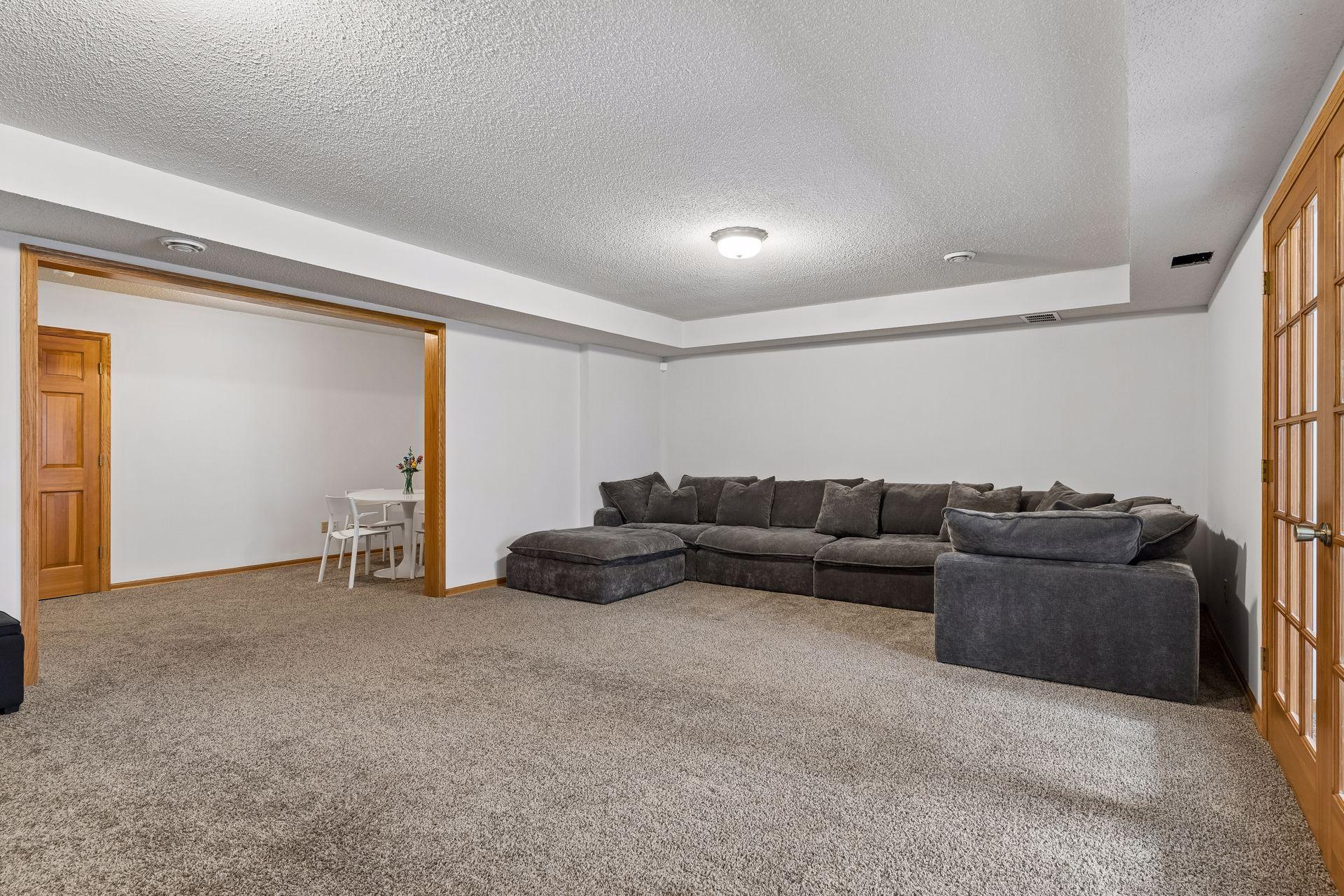 901 Mendakota Court