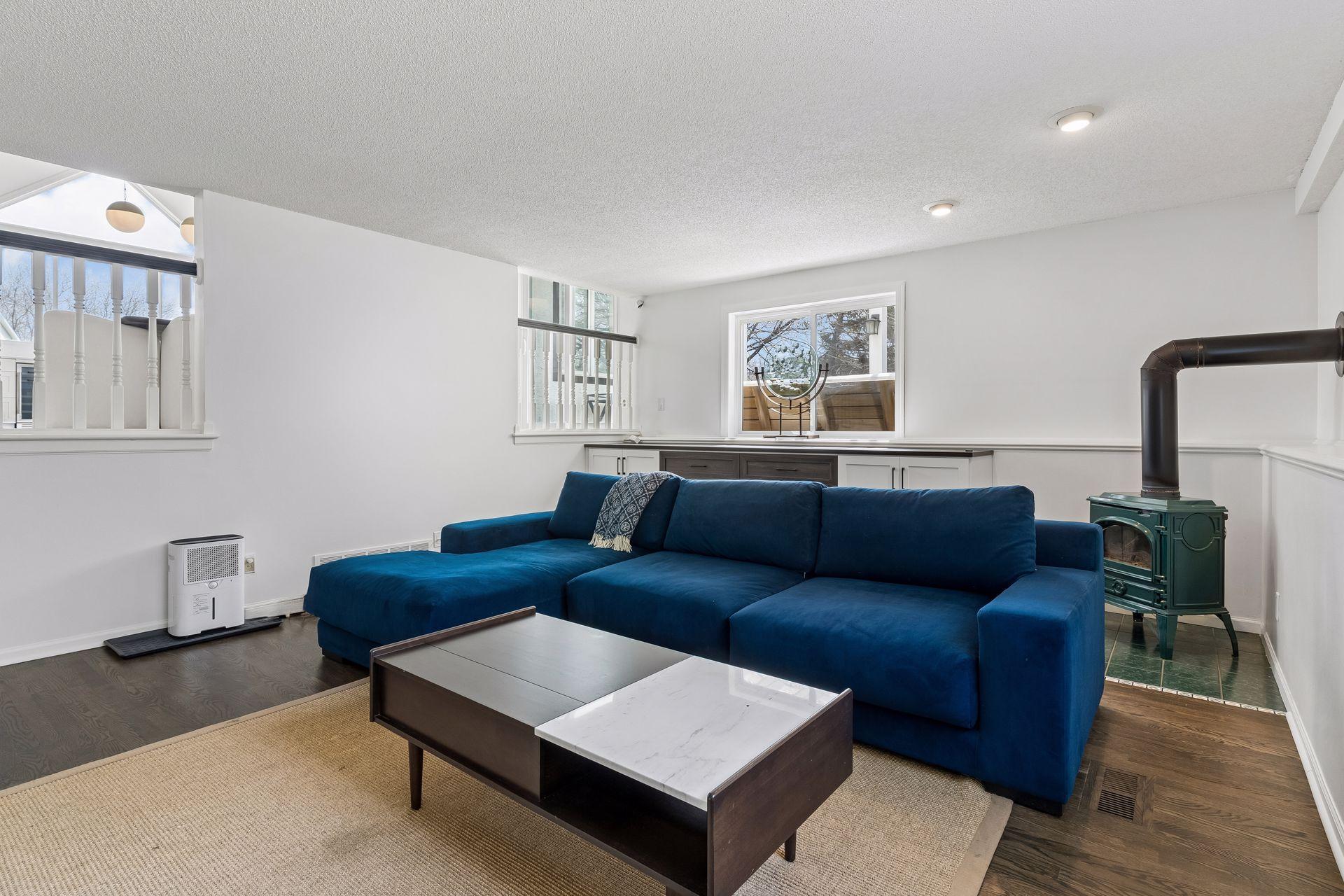 901 Mendakota Court