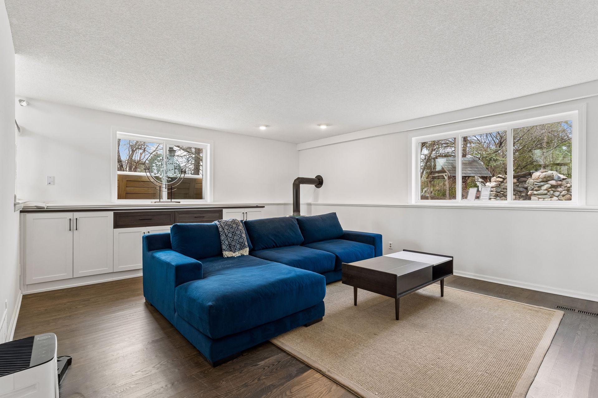 901 Mendakota Court