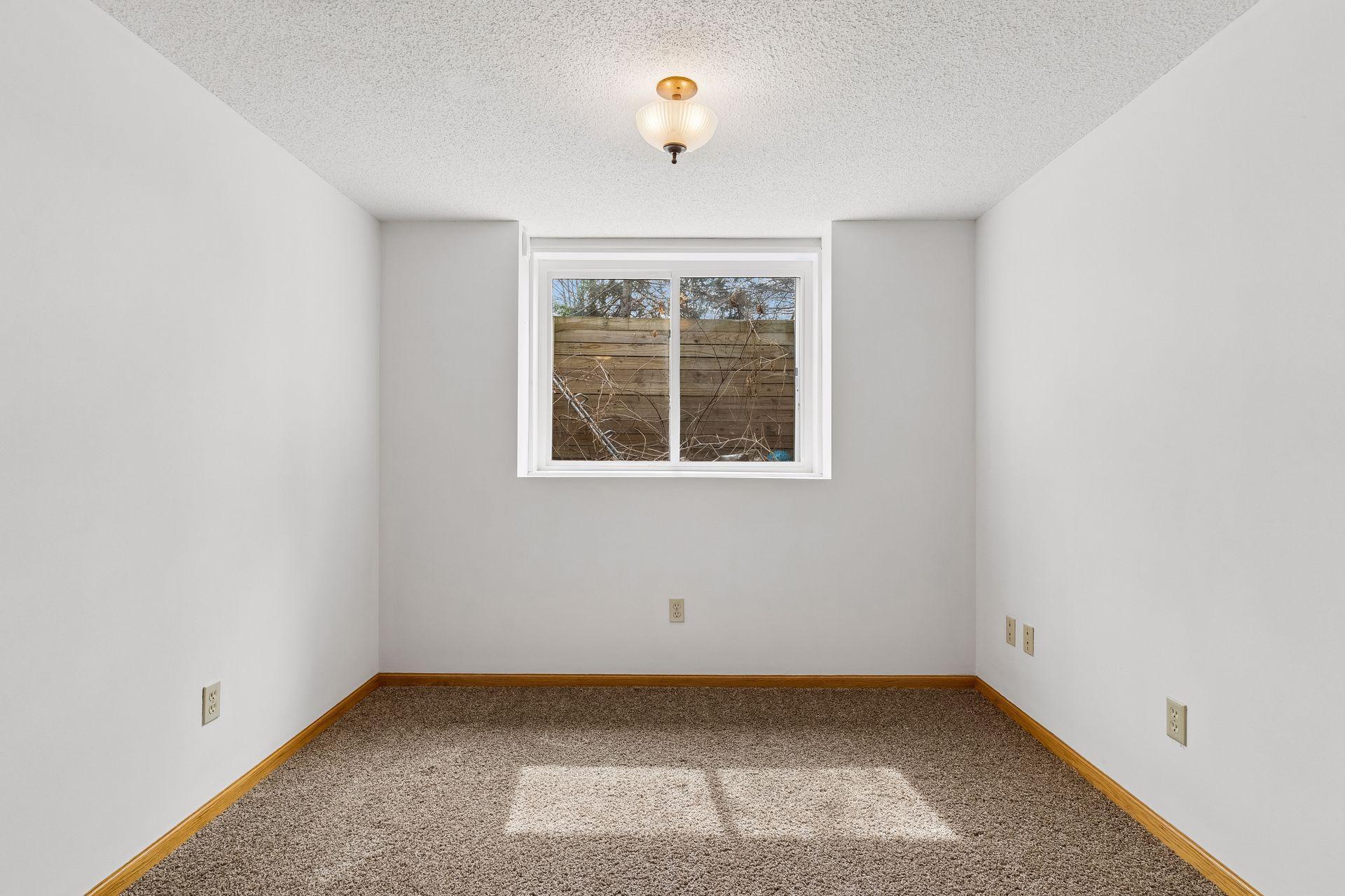 901 Mendakota Court