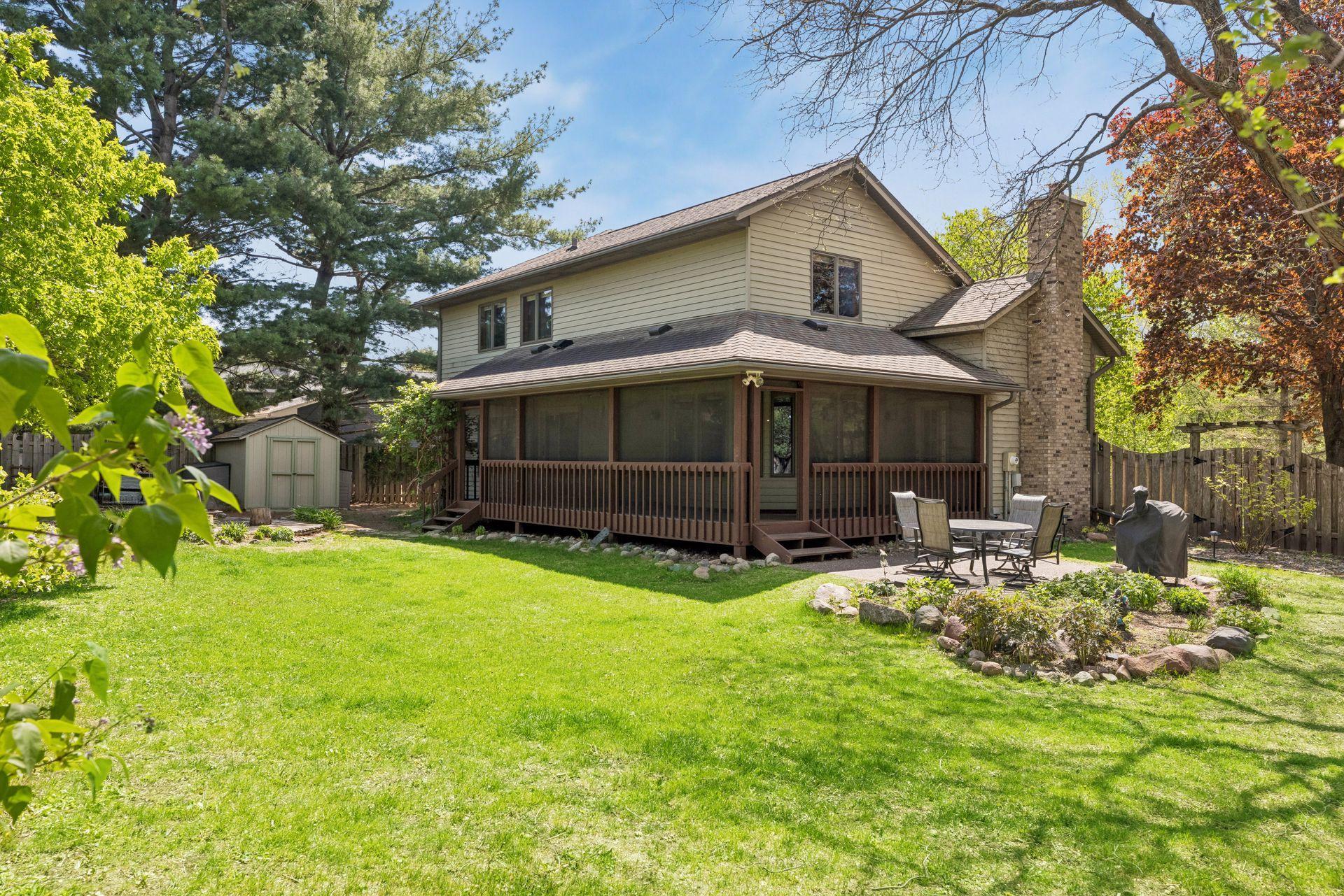 717 Marie Avenue W