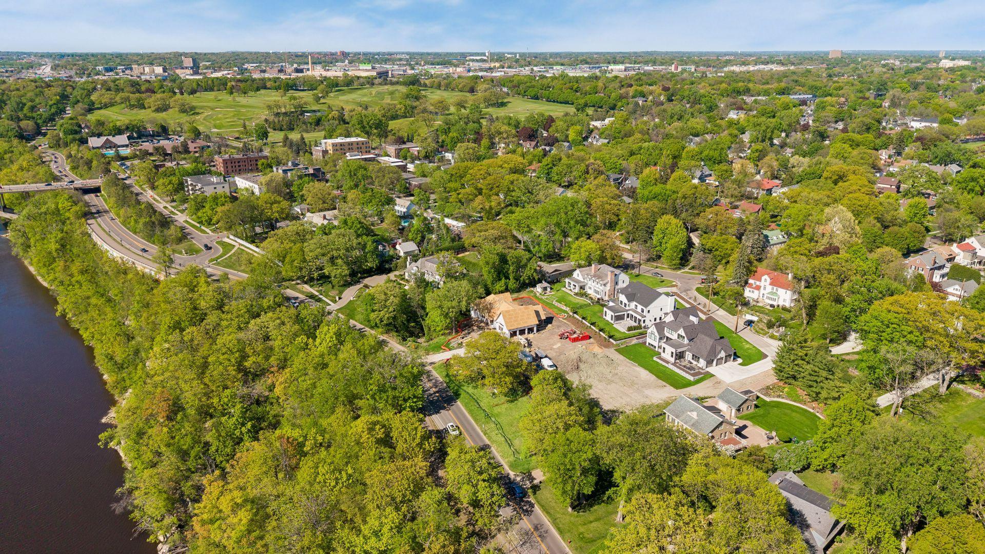 110 Mississippi River Boulevard N