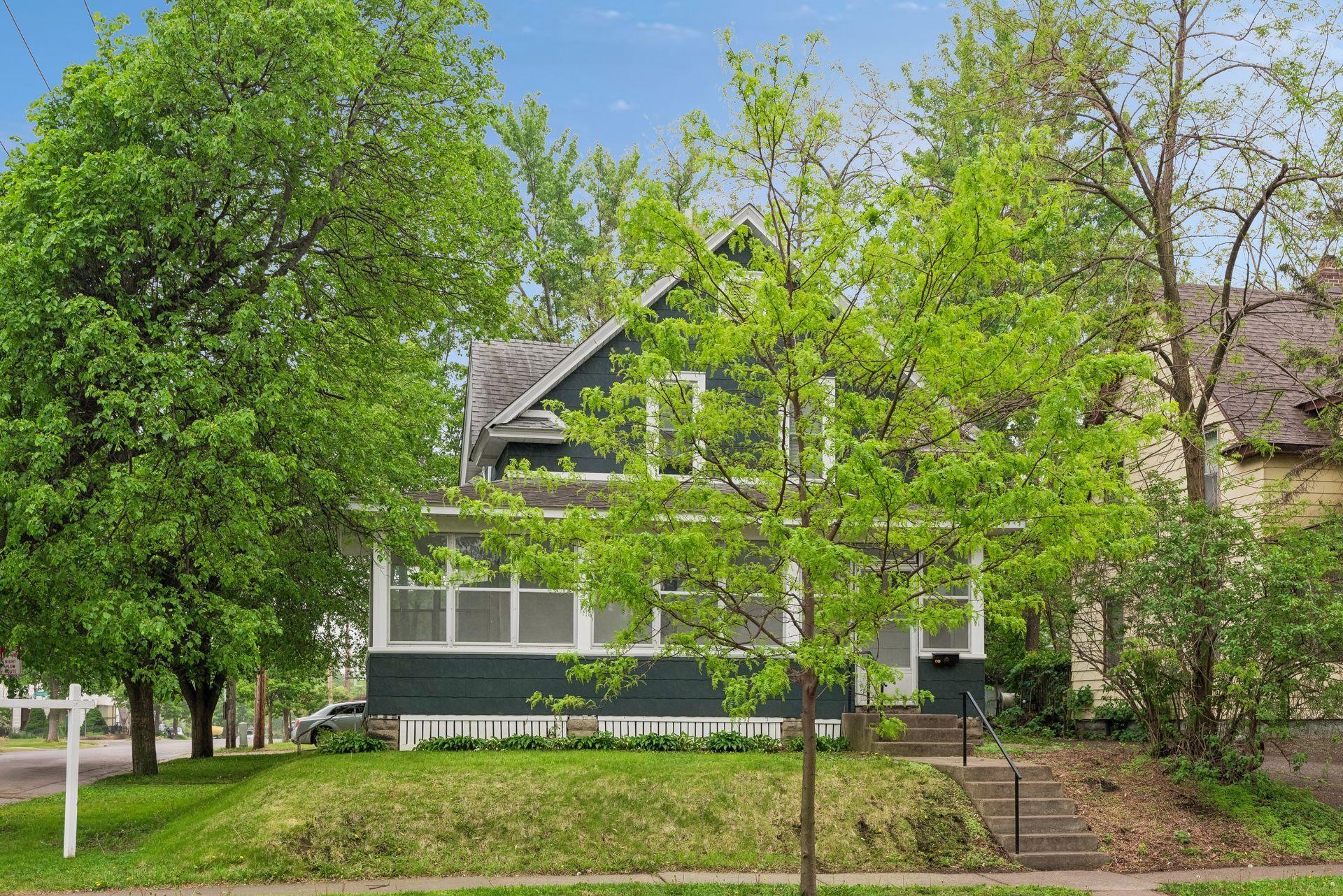 1282 Hewitt Avenue