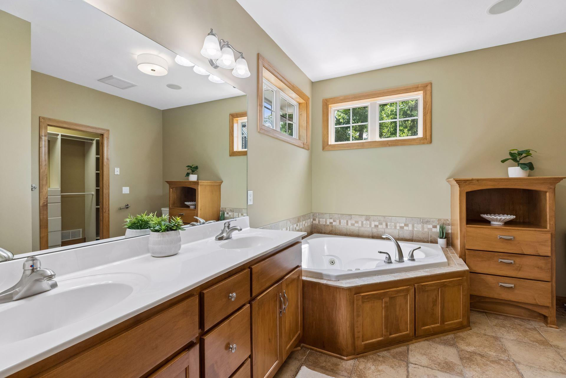 3958 Greystone Ridge