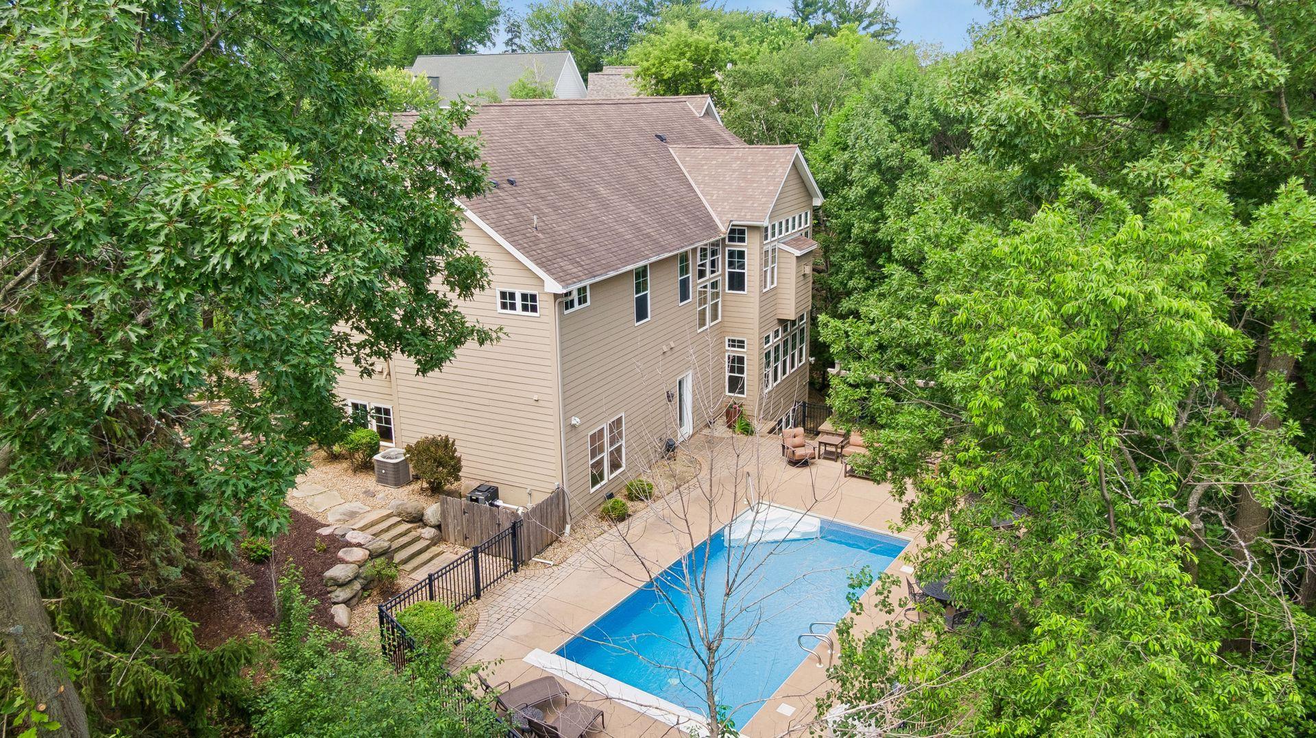 3958 Greystone Ridge