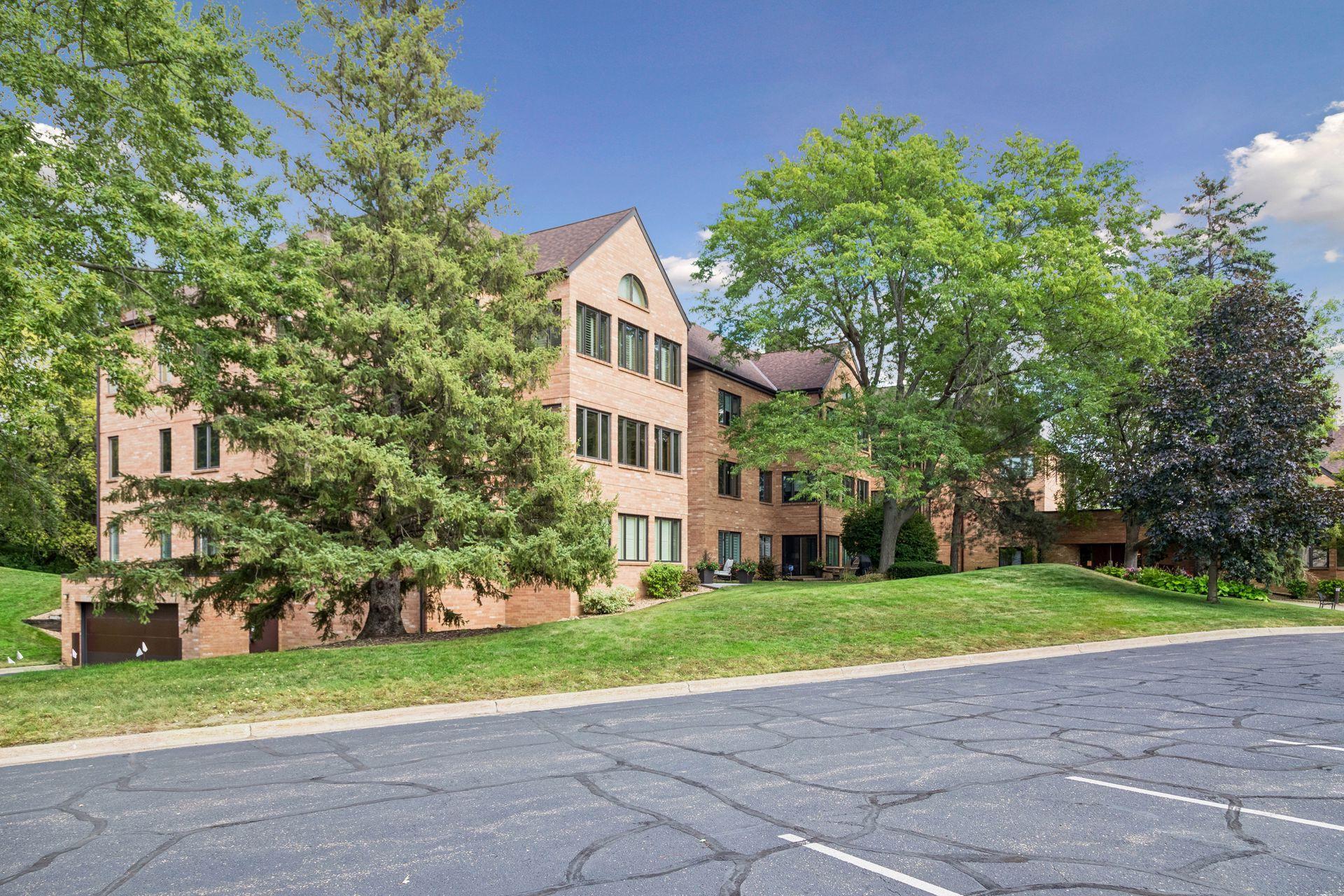 1830 Eagle Ridge Drive Unit: 2003