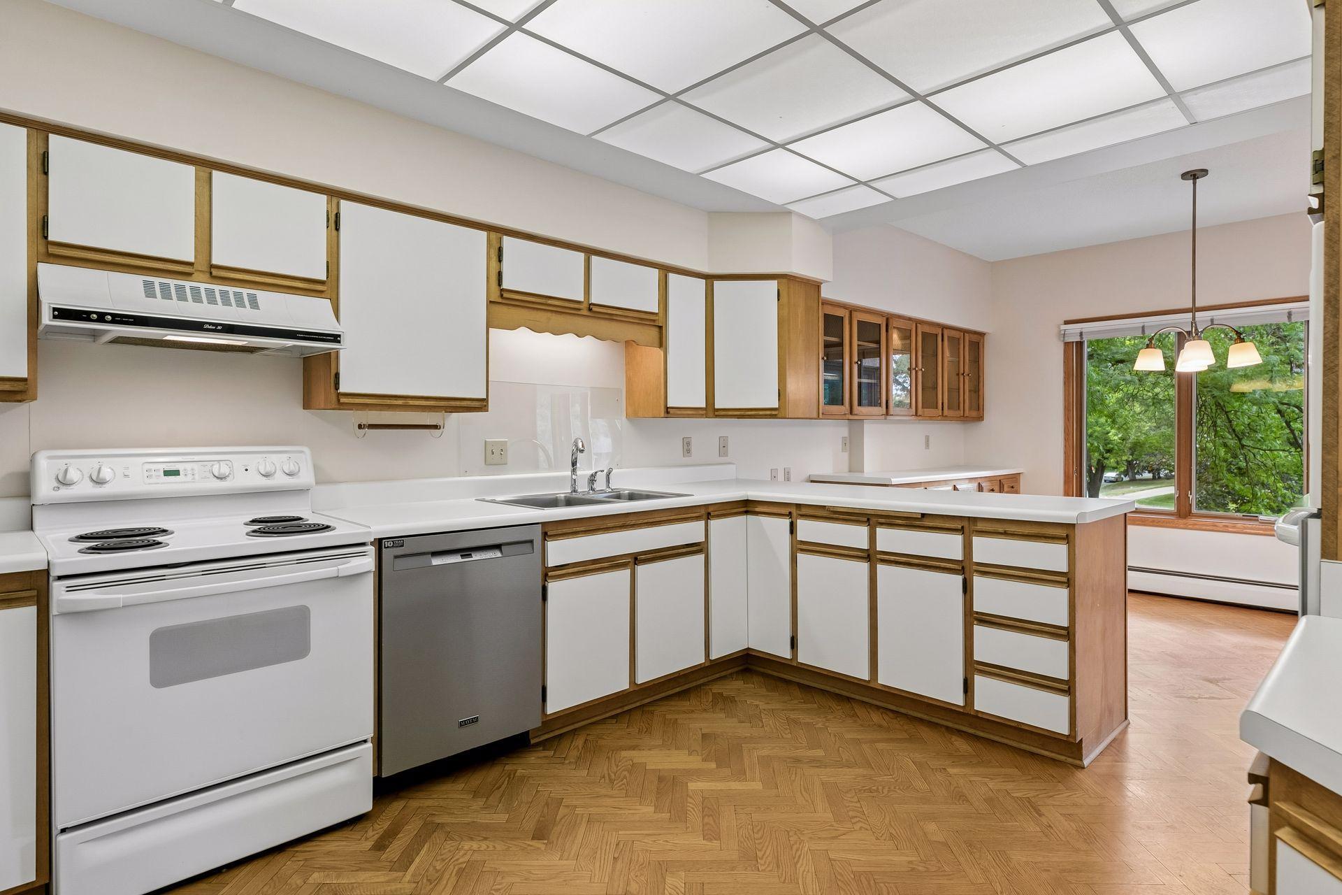 1830 Eagle Ridge Drive Unit: 2003
