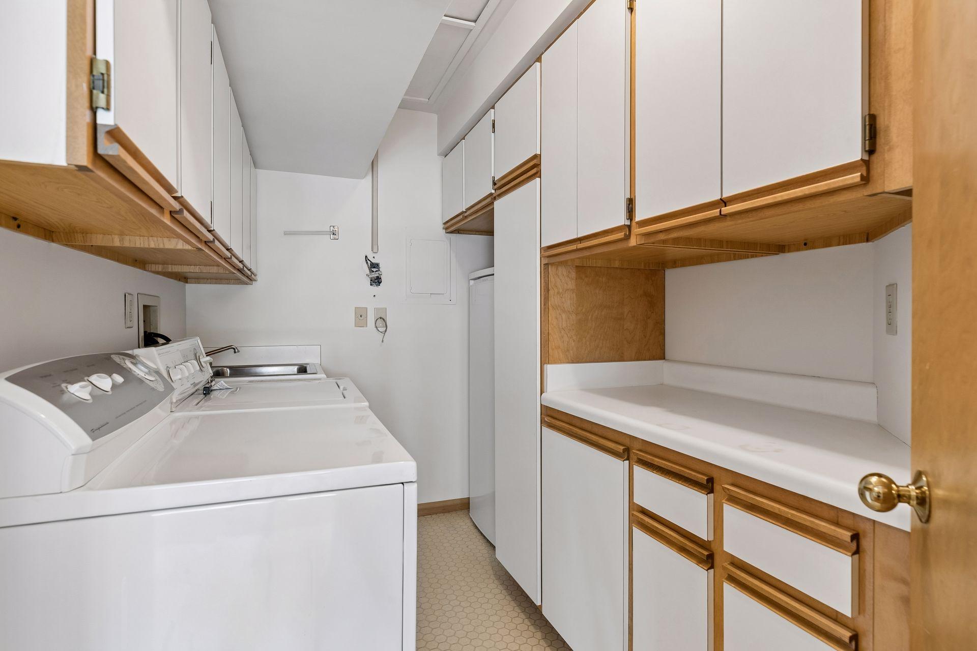 1830 Eagle Ridge Drive Unit: 2003