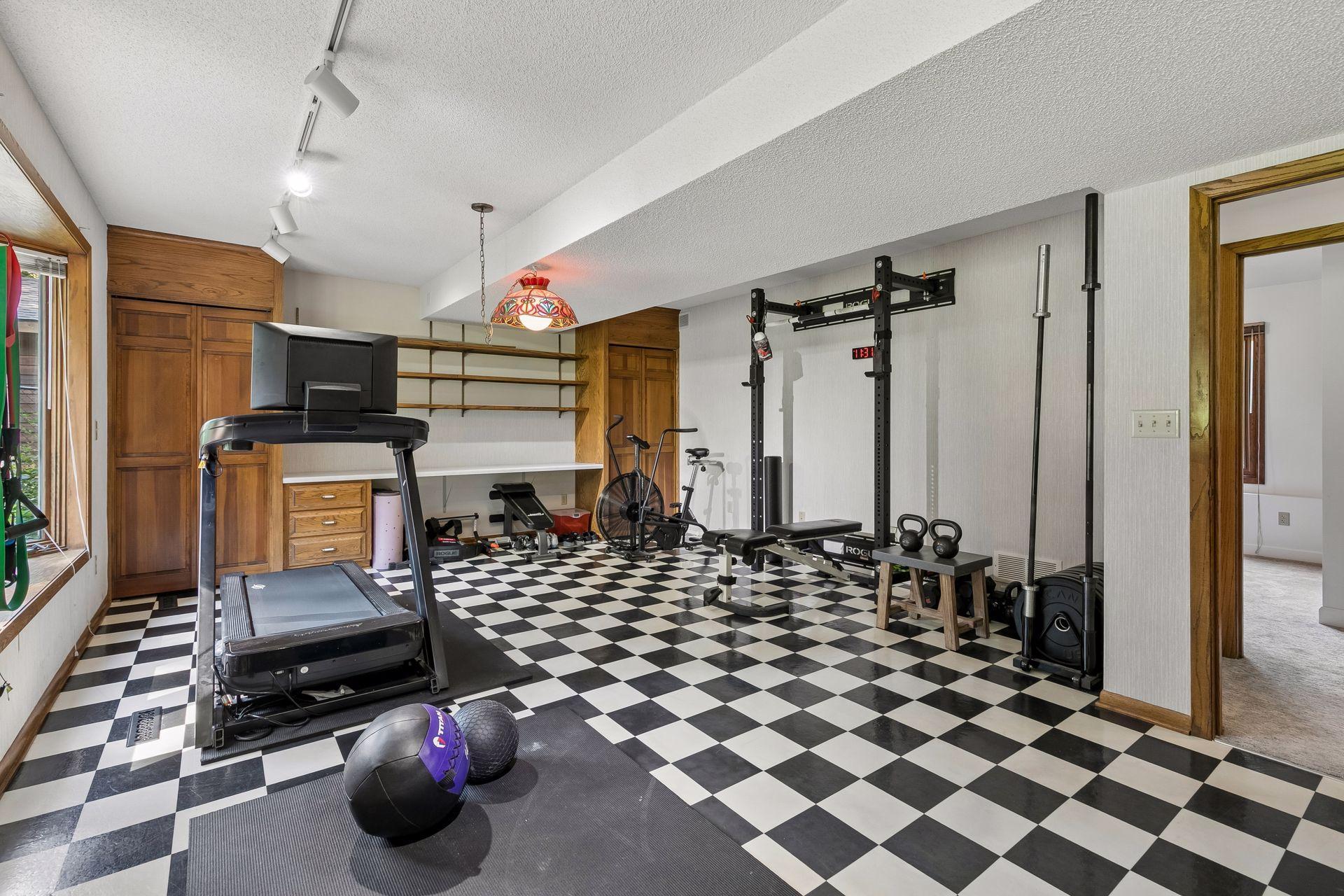 1544 Mccarthy Road