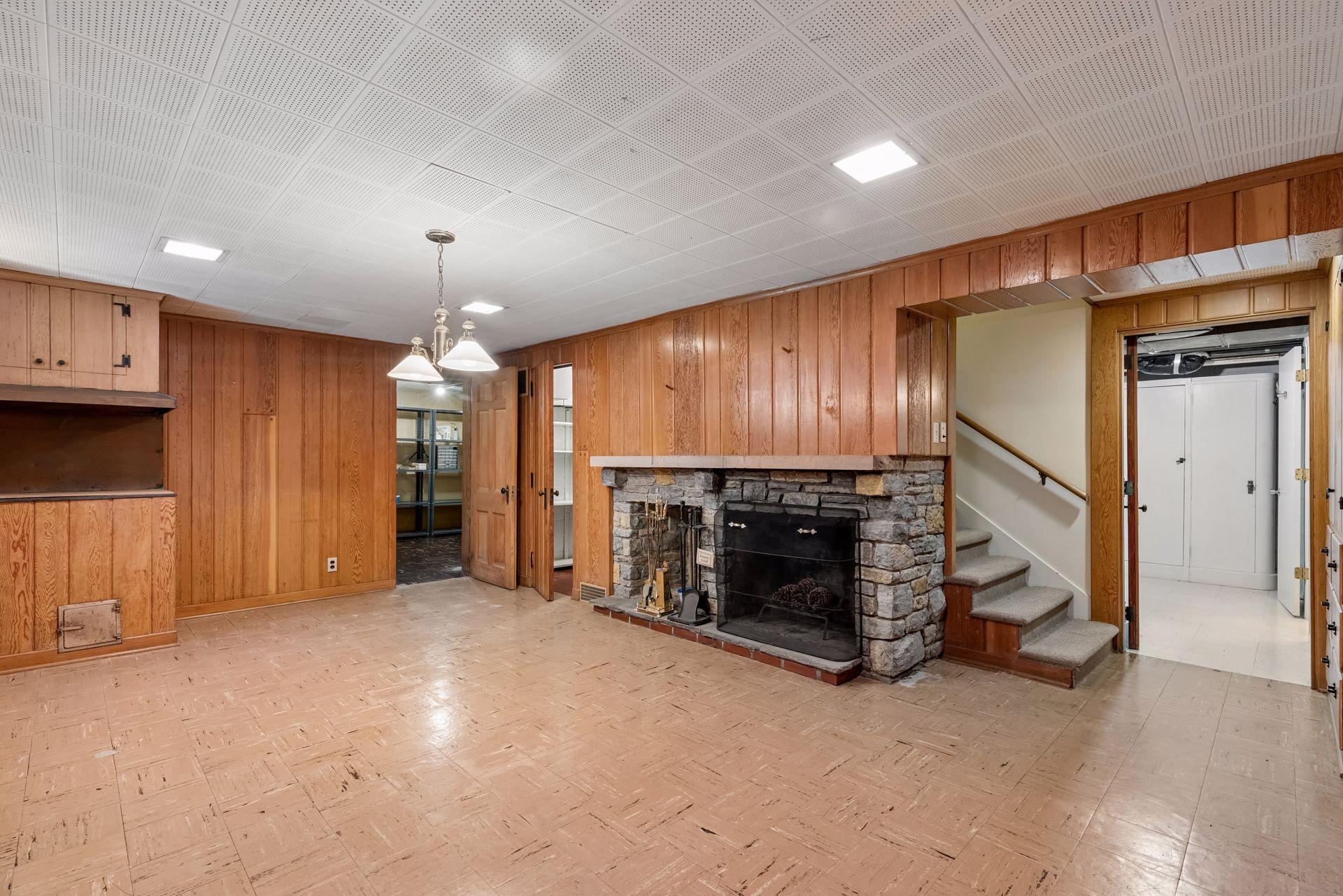 671 Josephine Place