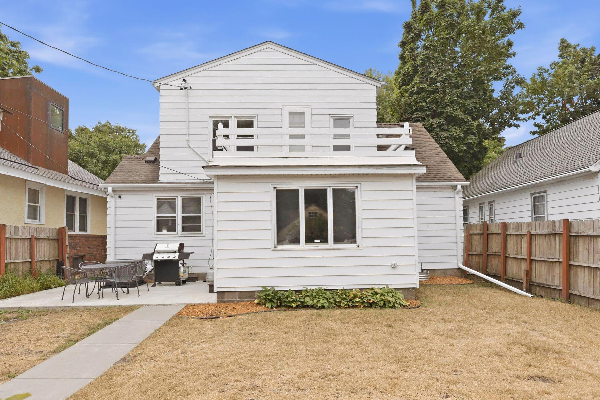 2129 Hartford Avenue