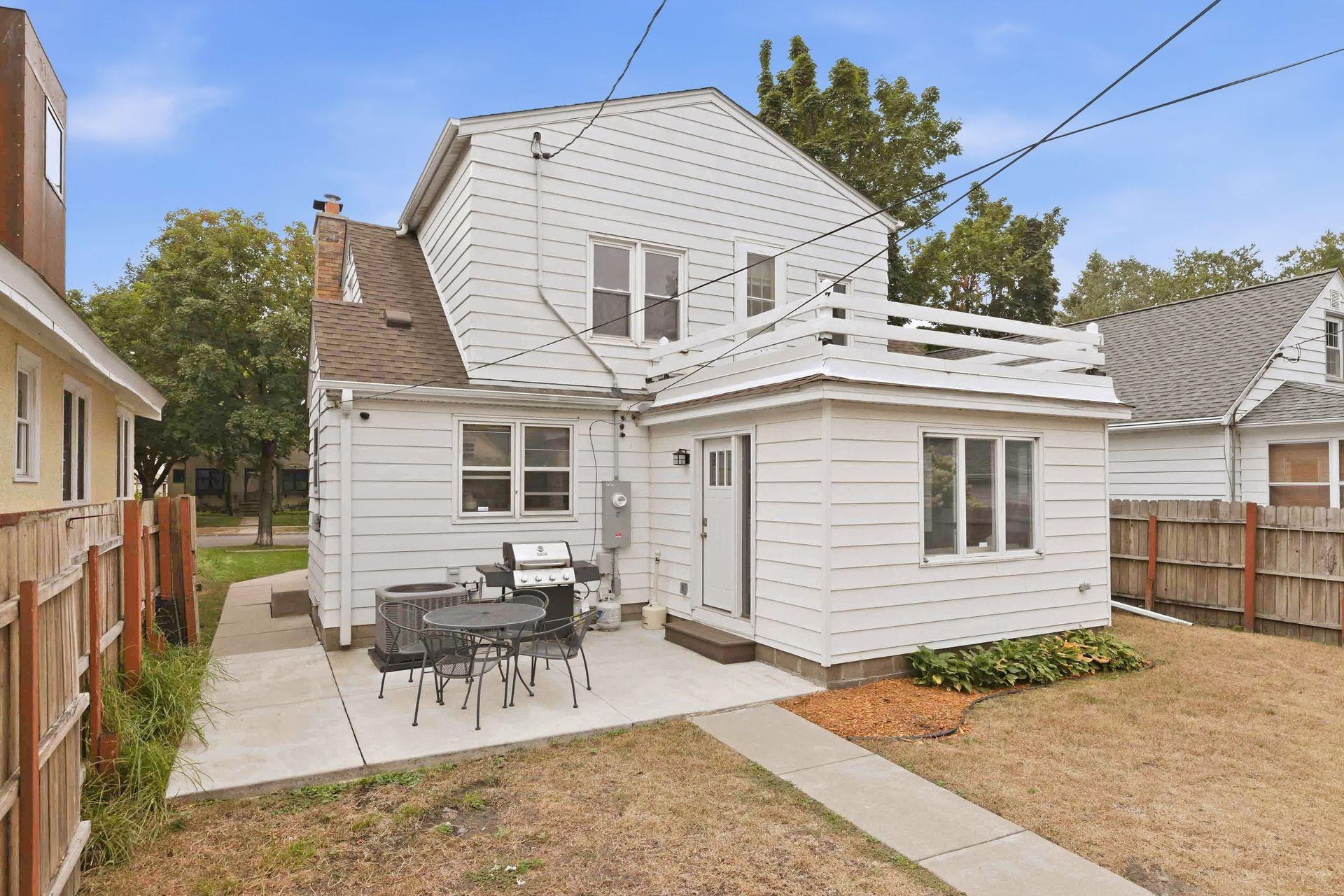 2129 Hartford Avenue