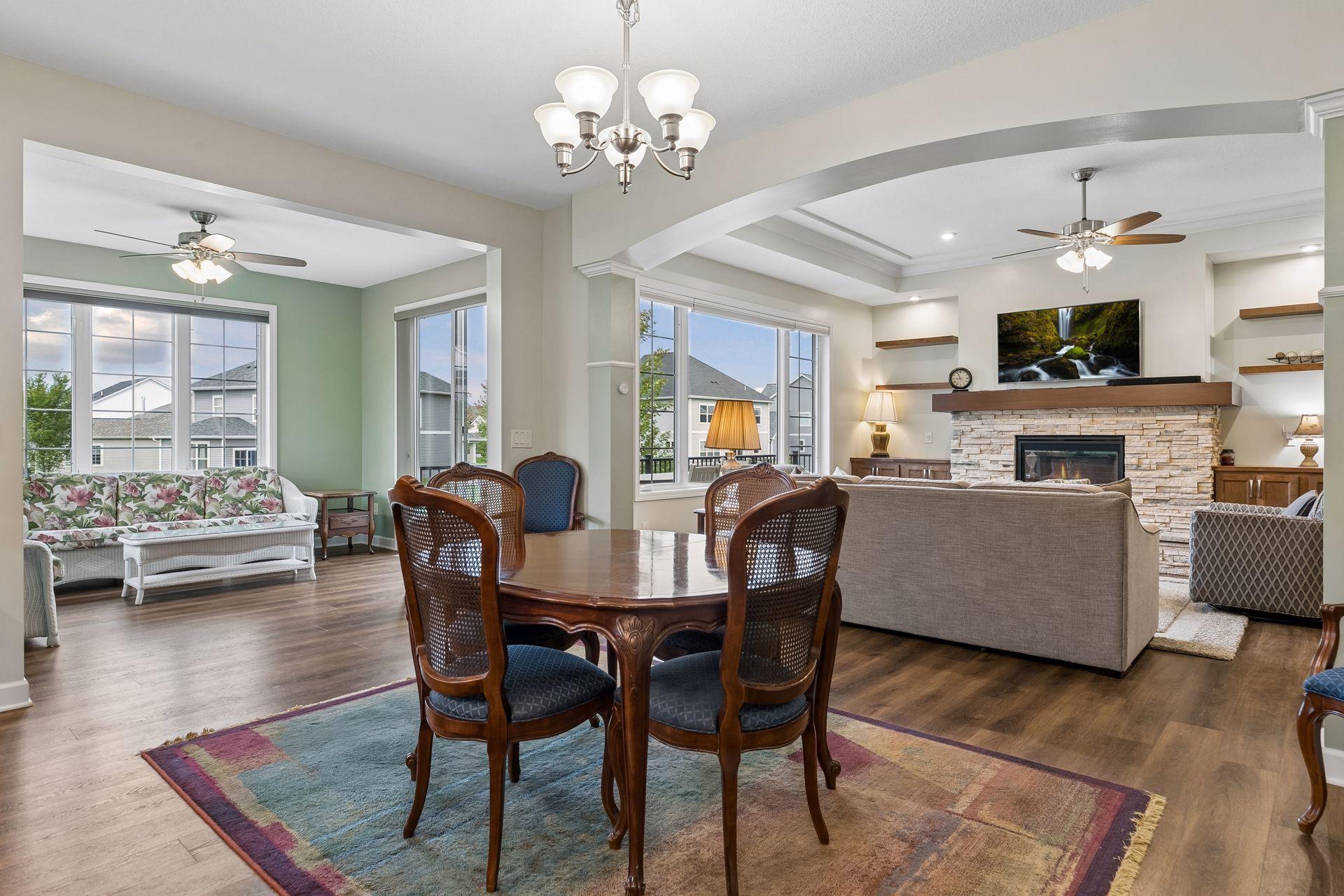 808 June Avenue N
