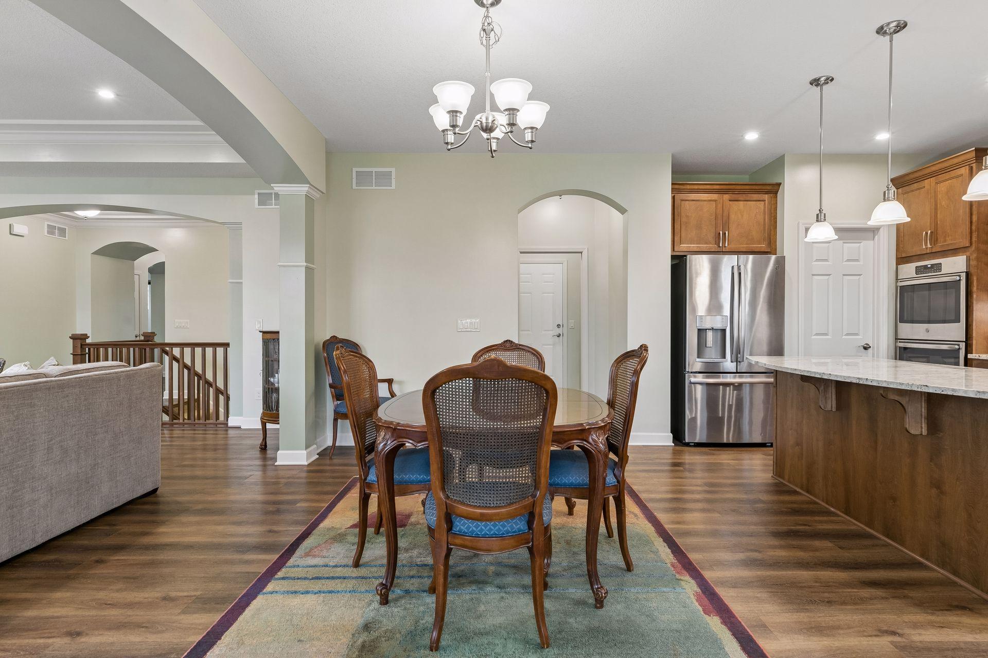 808 June Avenue N