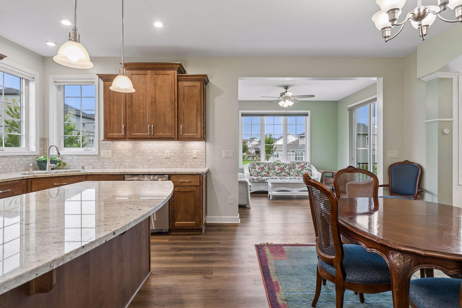 808 June Avenue N